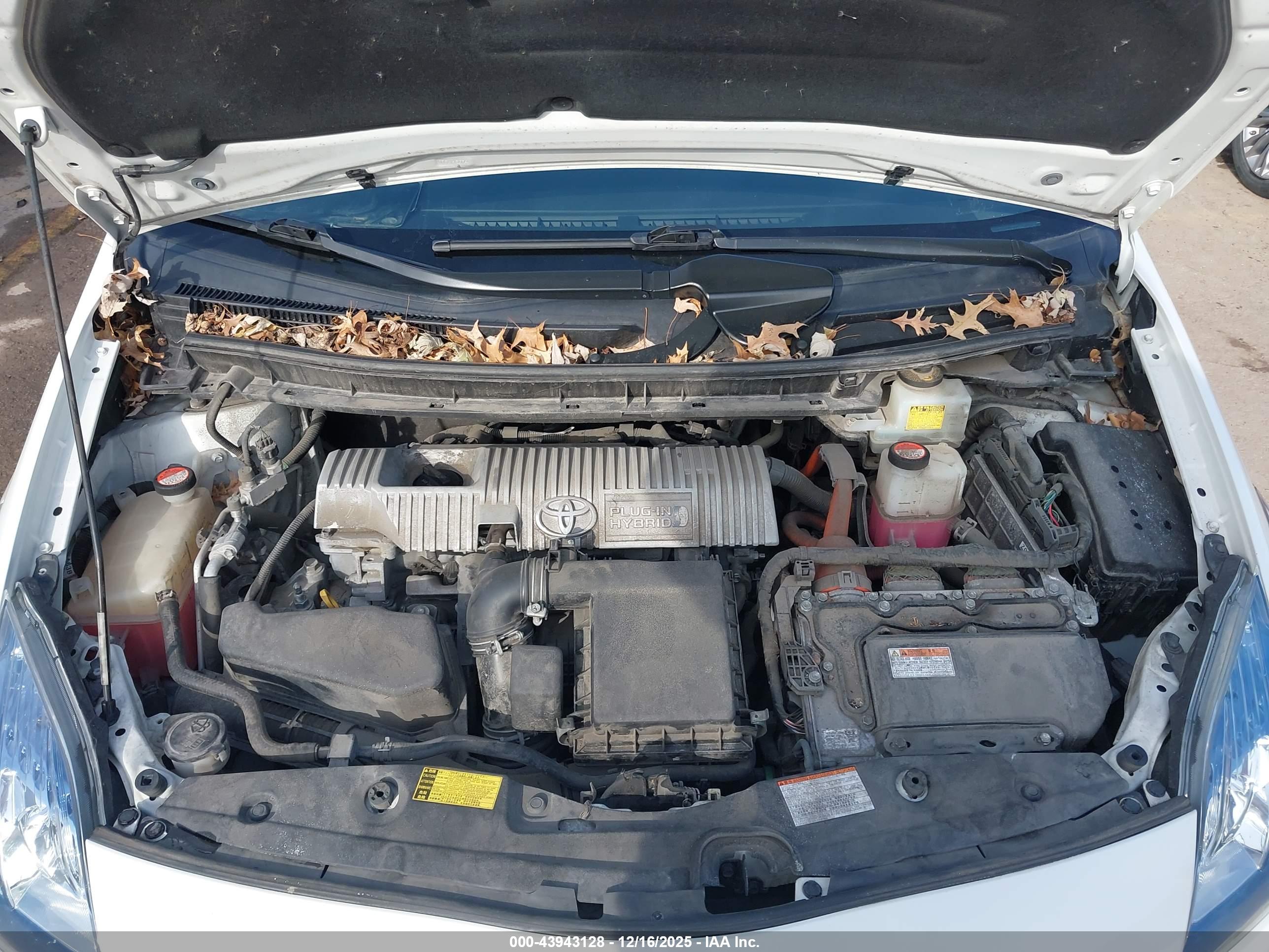 TOYOTA PRIUS image 10