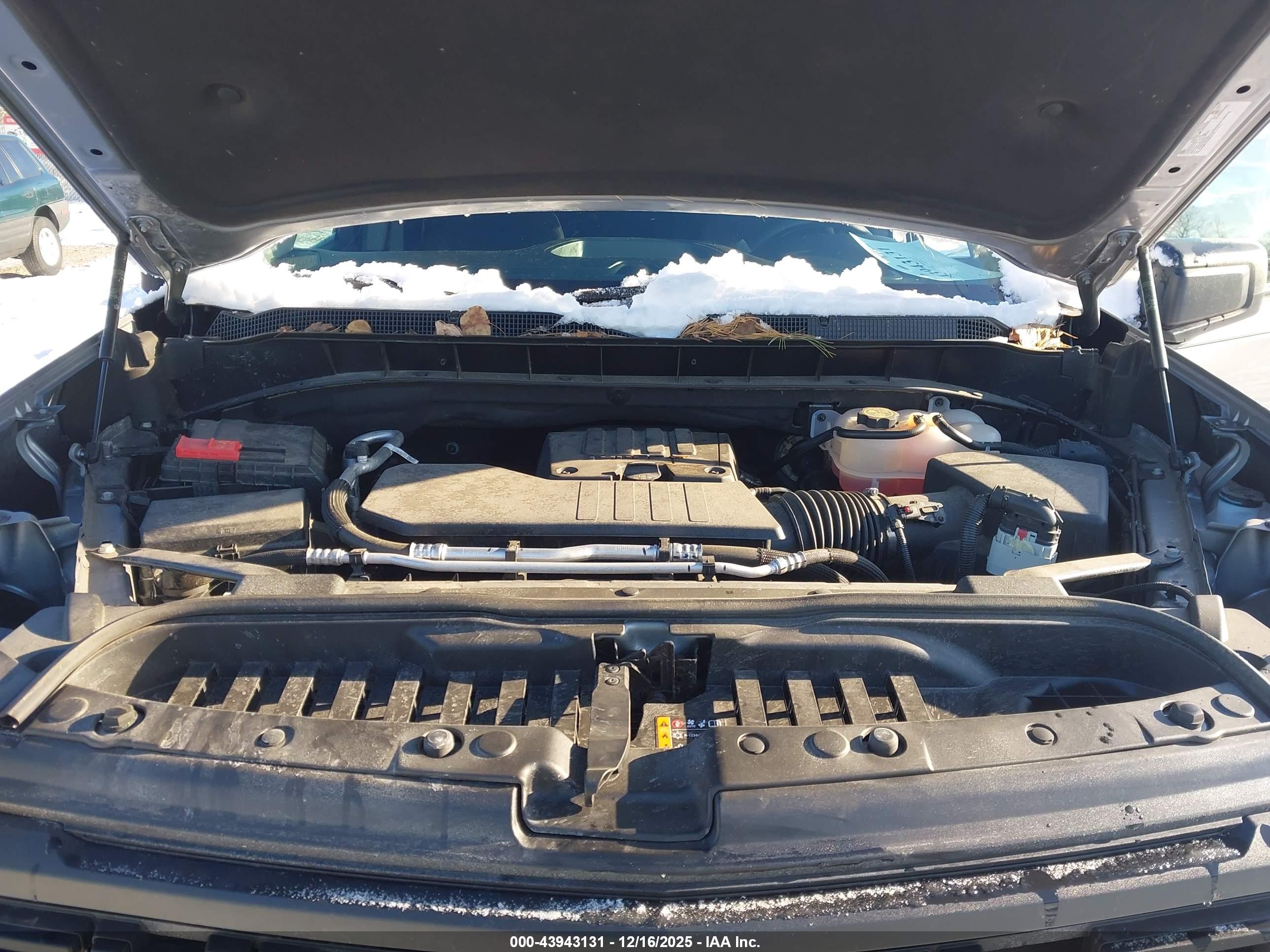 CHEVROLET SILVERADO image 10