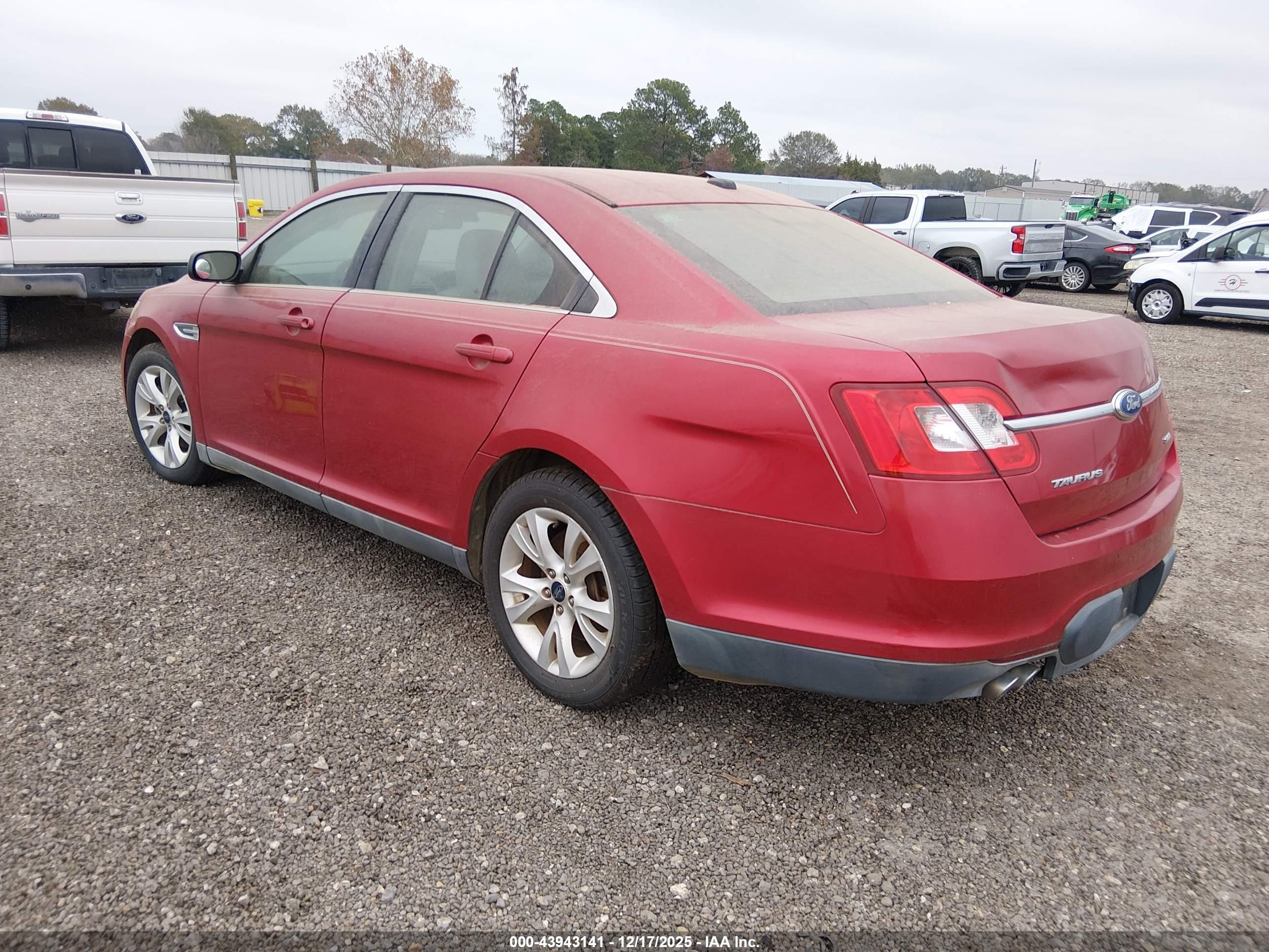 FORD TAURUS image 3
