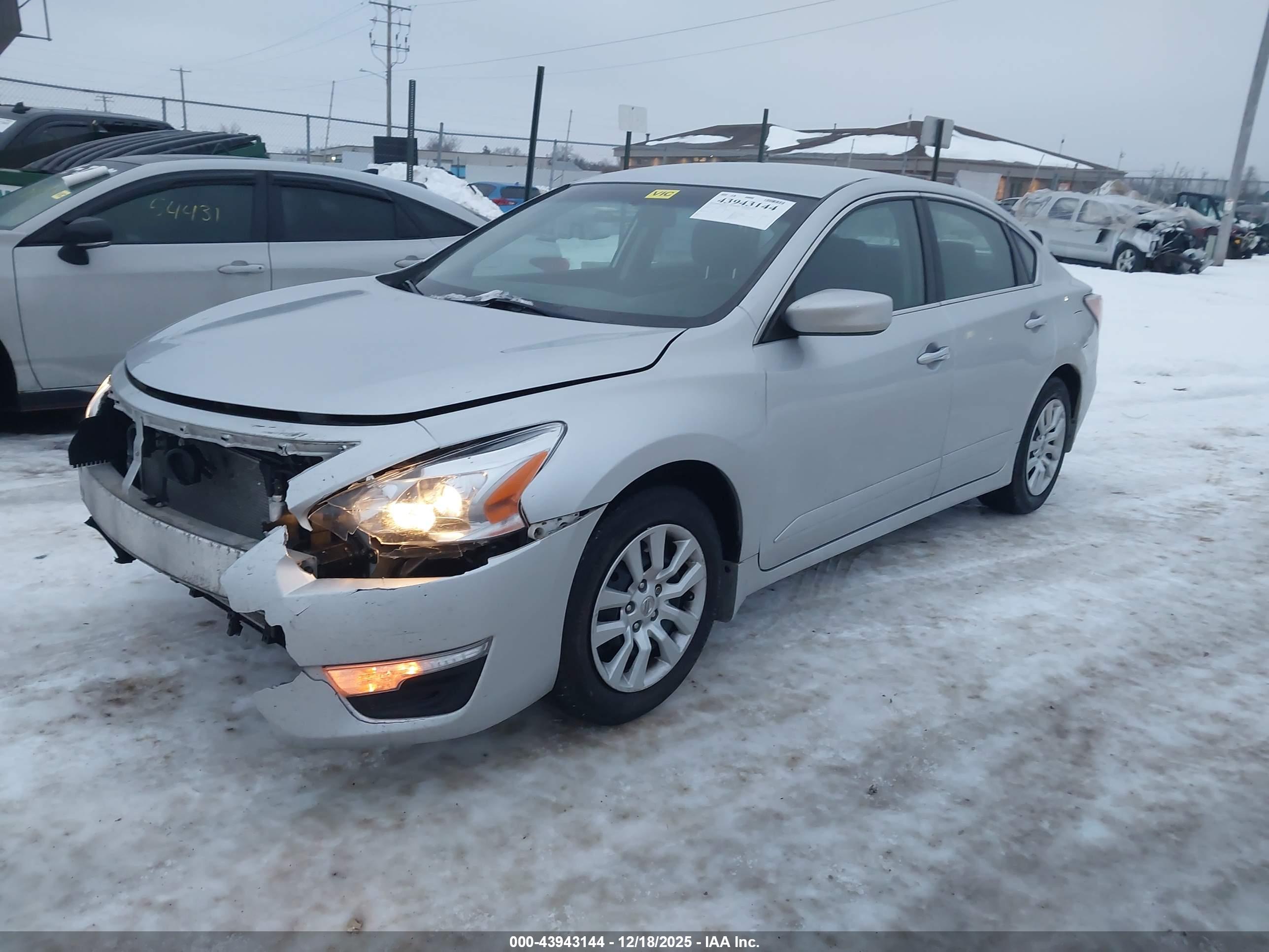 NISSAN ALTIMA image 2