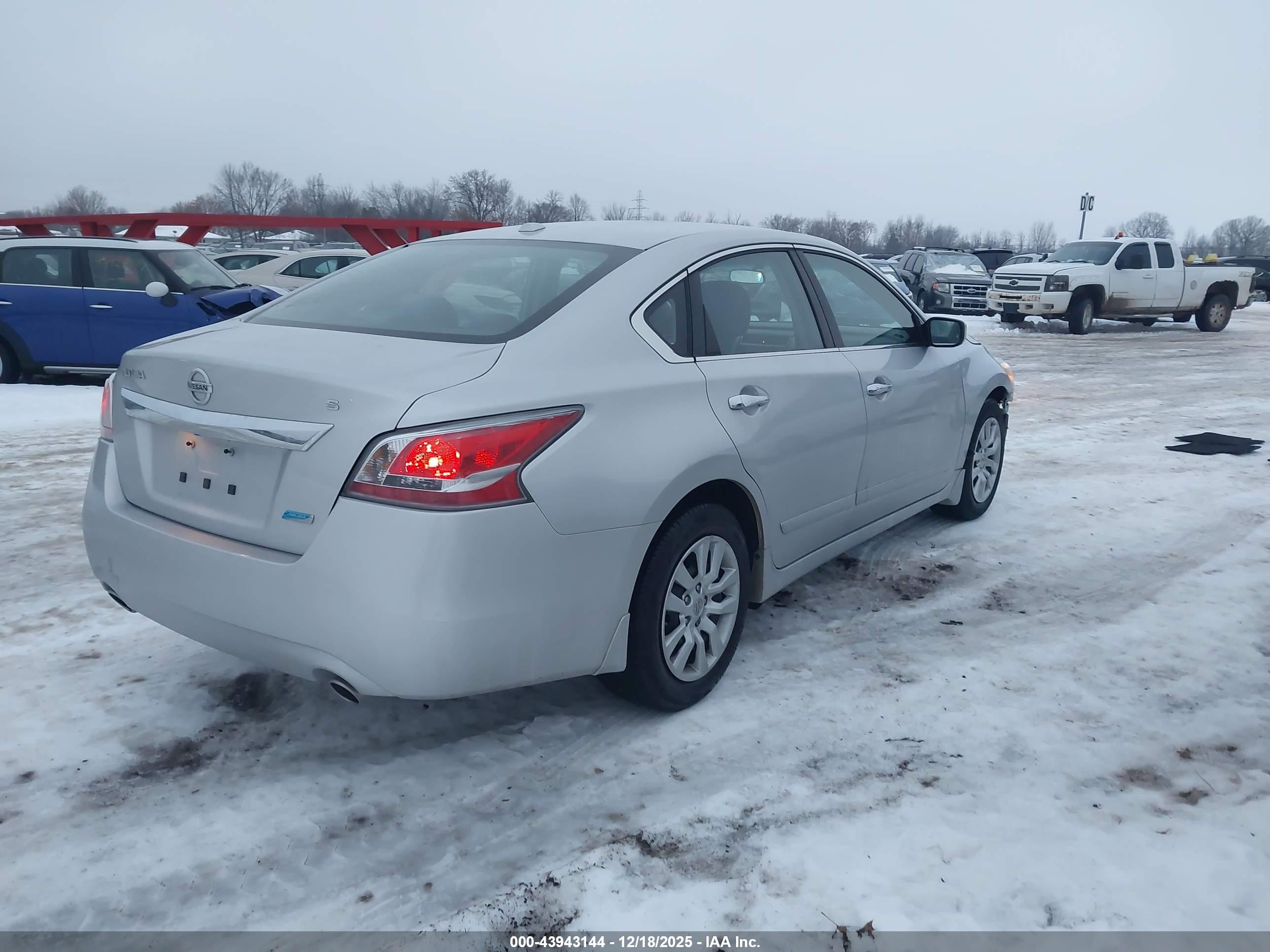 NISSAN ALTIMA image 4