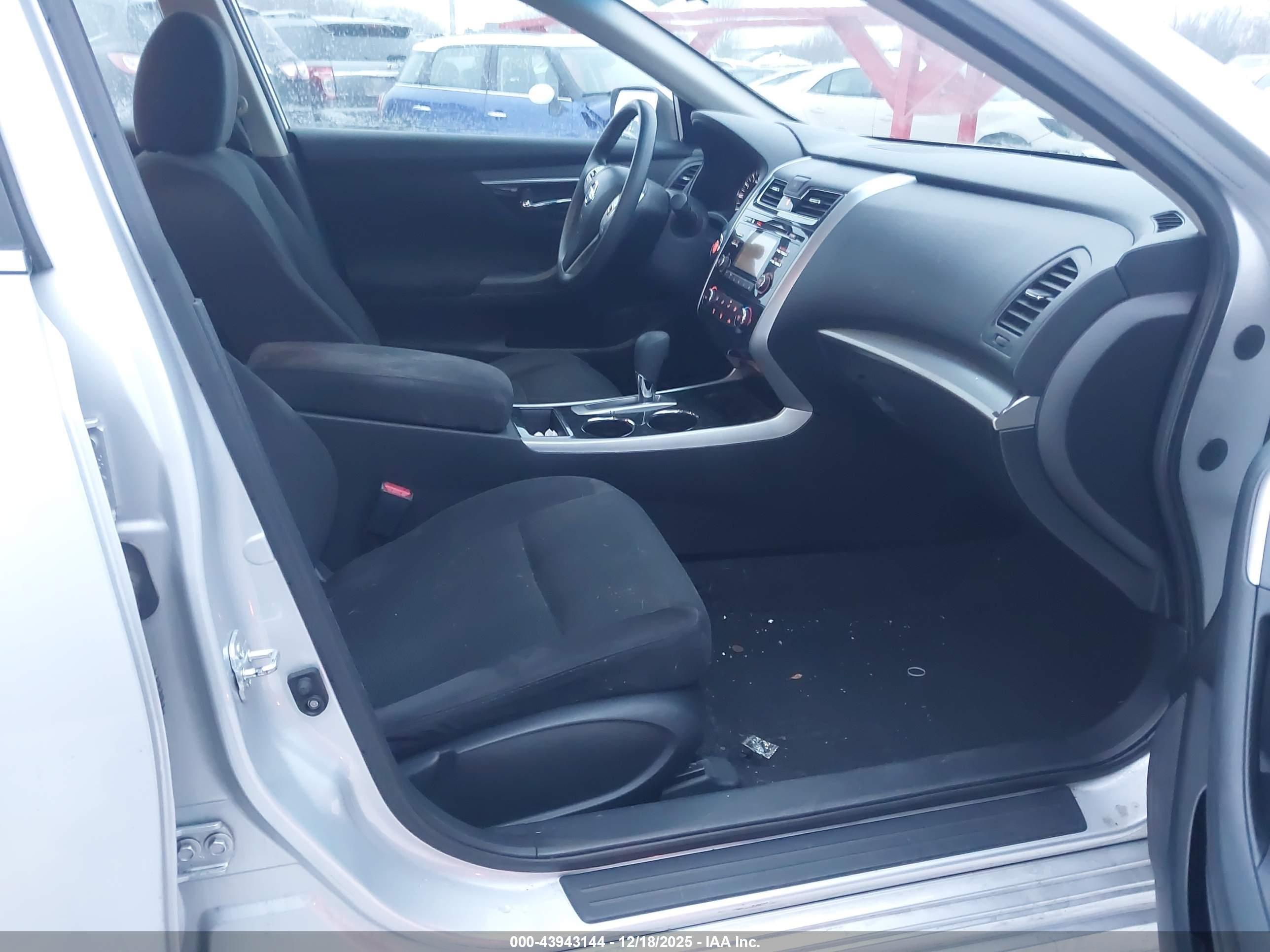 NISSAN ALTIMA image 5