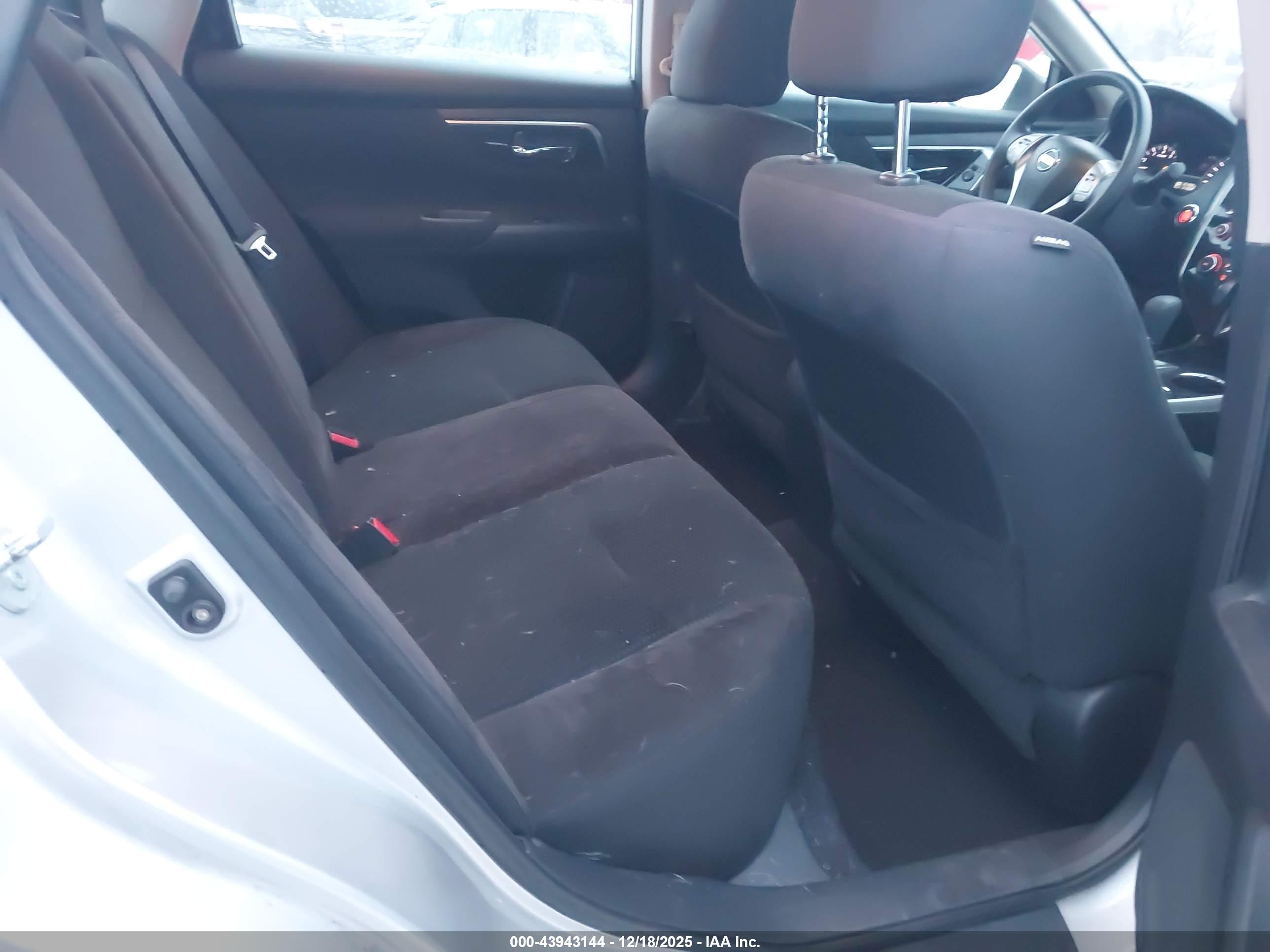 NISSAN ALTIMA image 8
