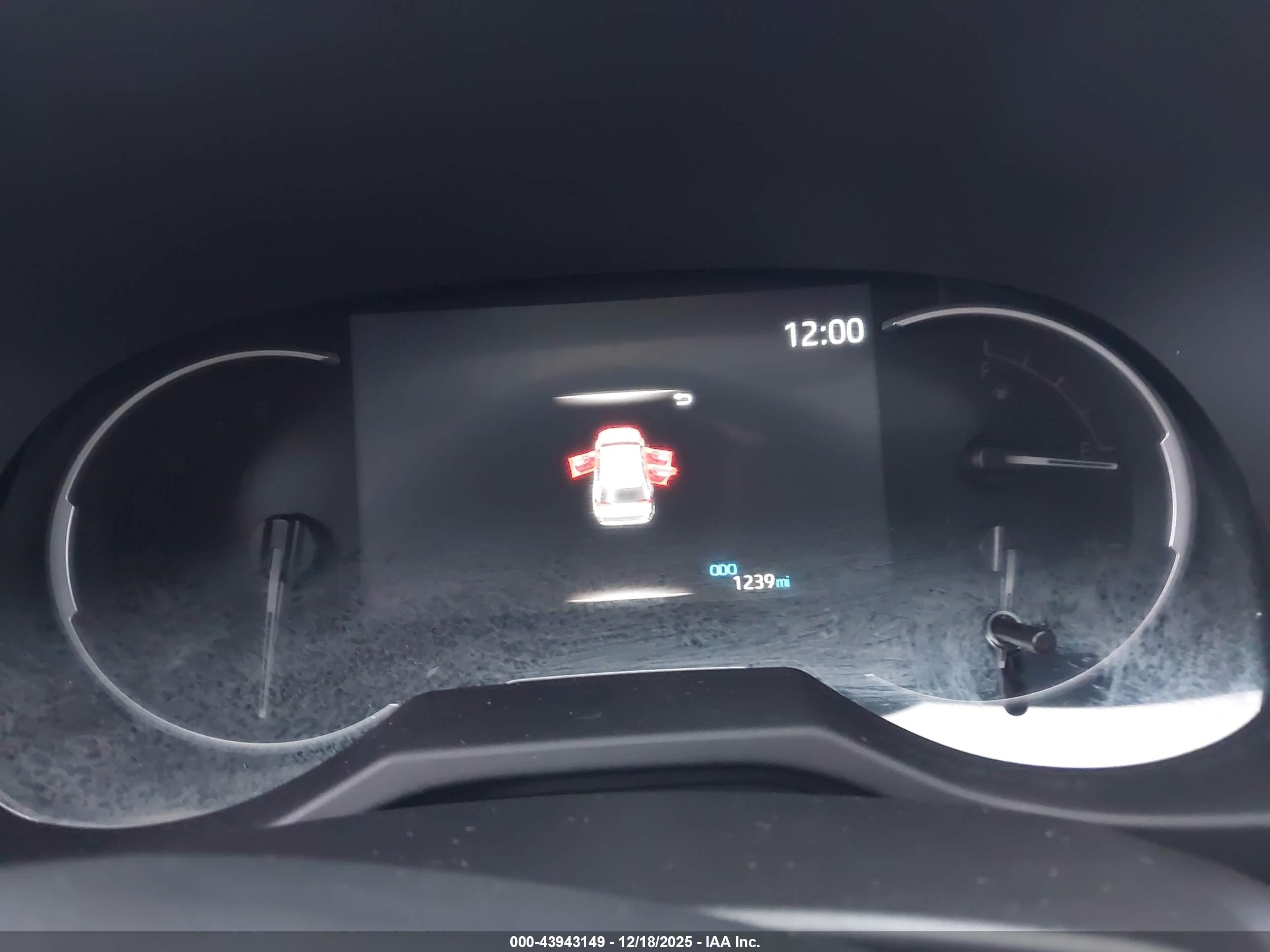 TOYOTA RAV4 image 7