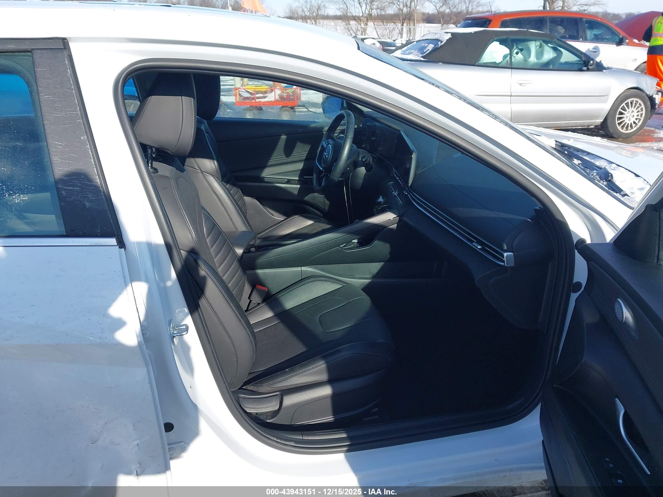 HYUNDAI ELANTRA image 5