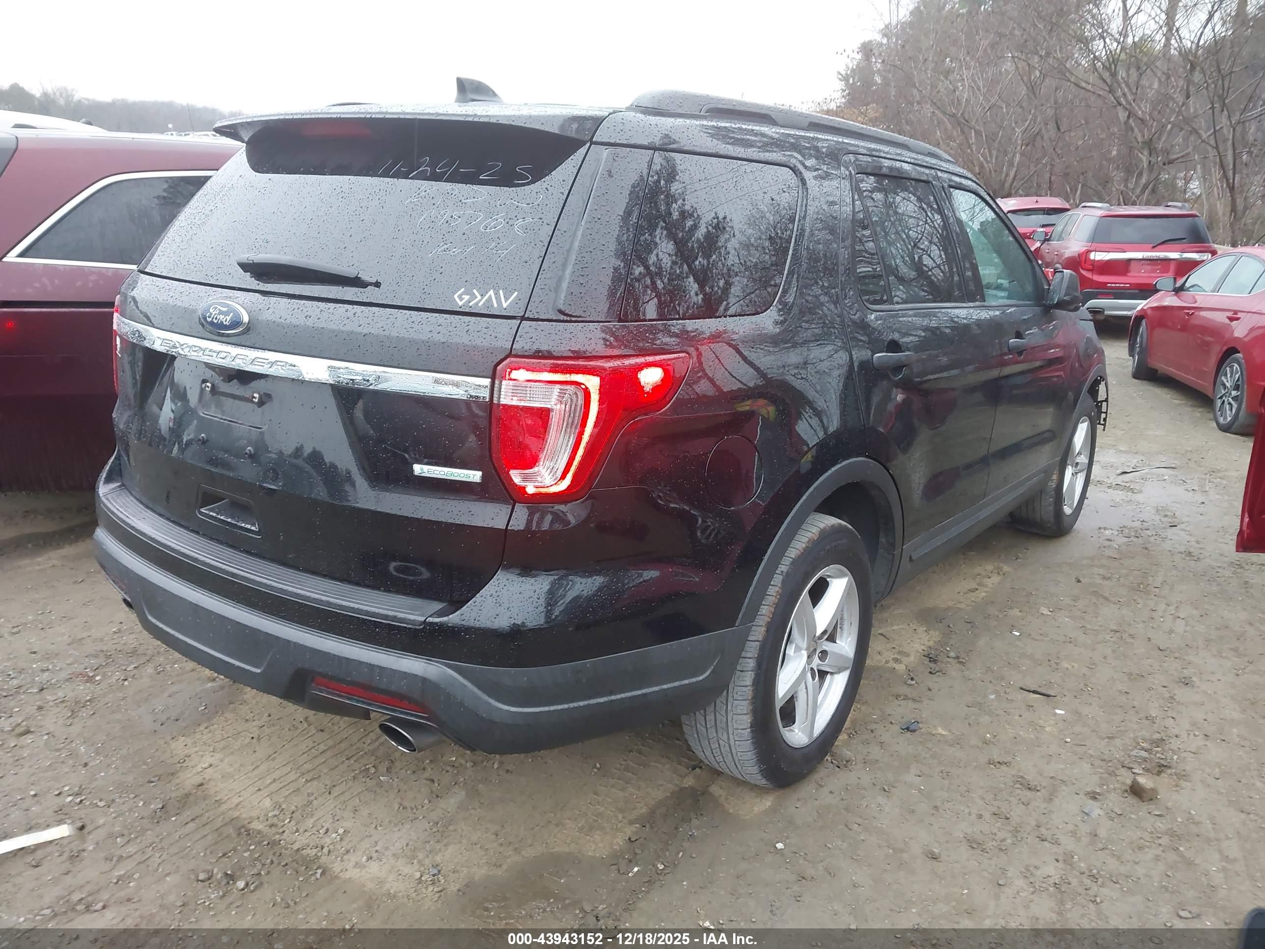 FORD EXPLORER image 4