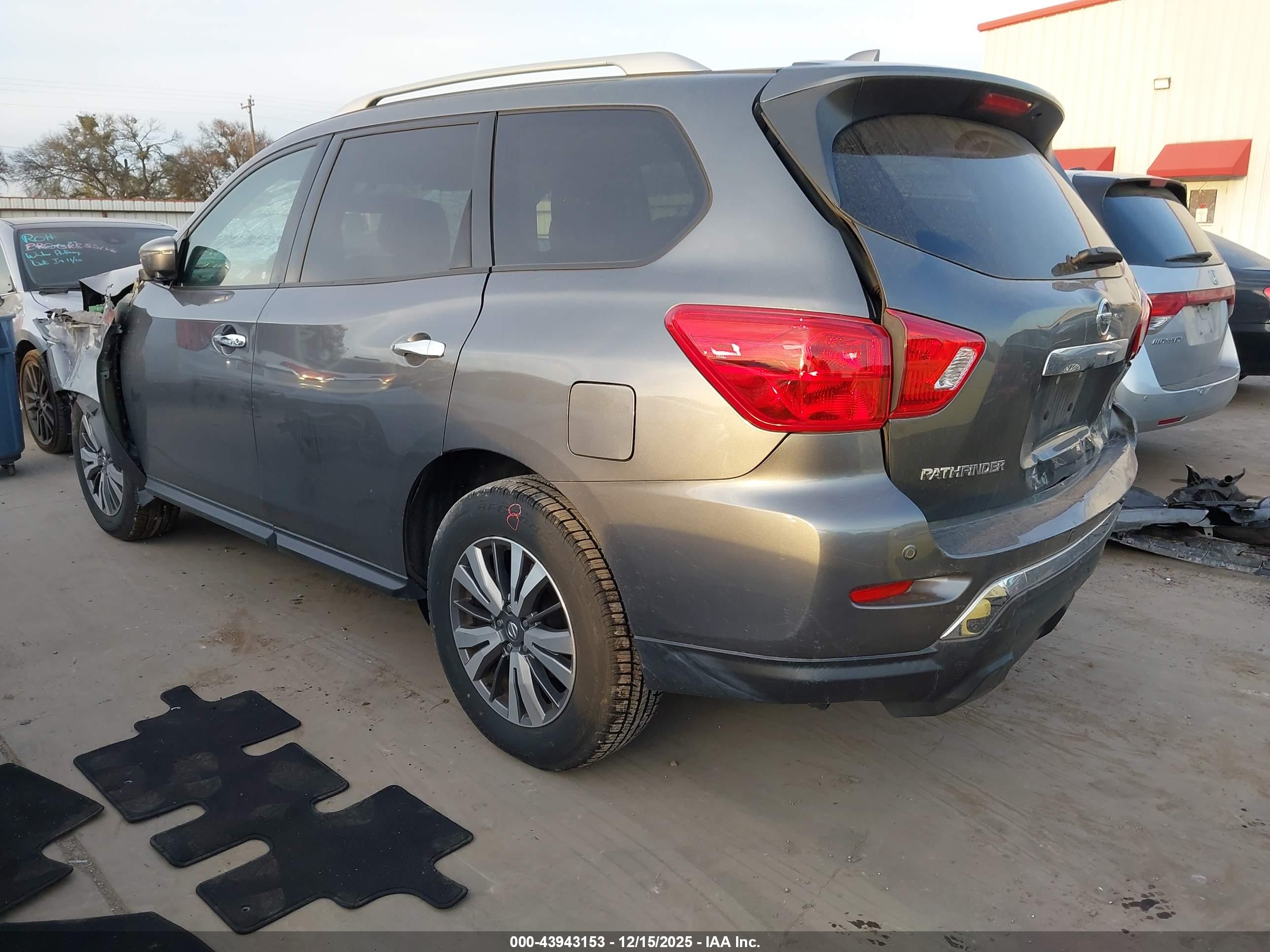 NISSAN PATHFINDER image 3