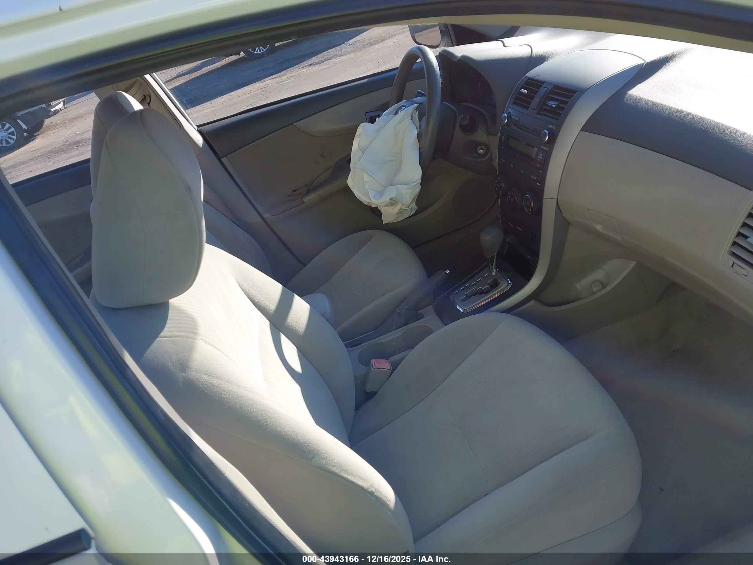 TOYOTA COROLLA image 5