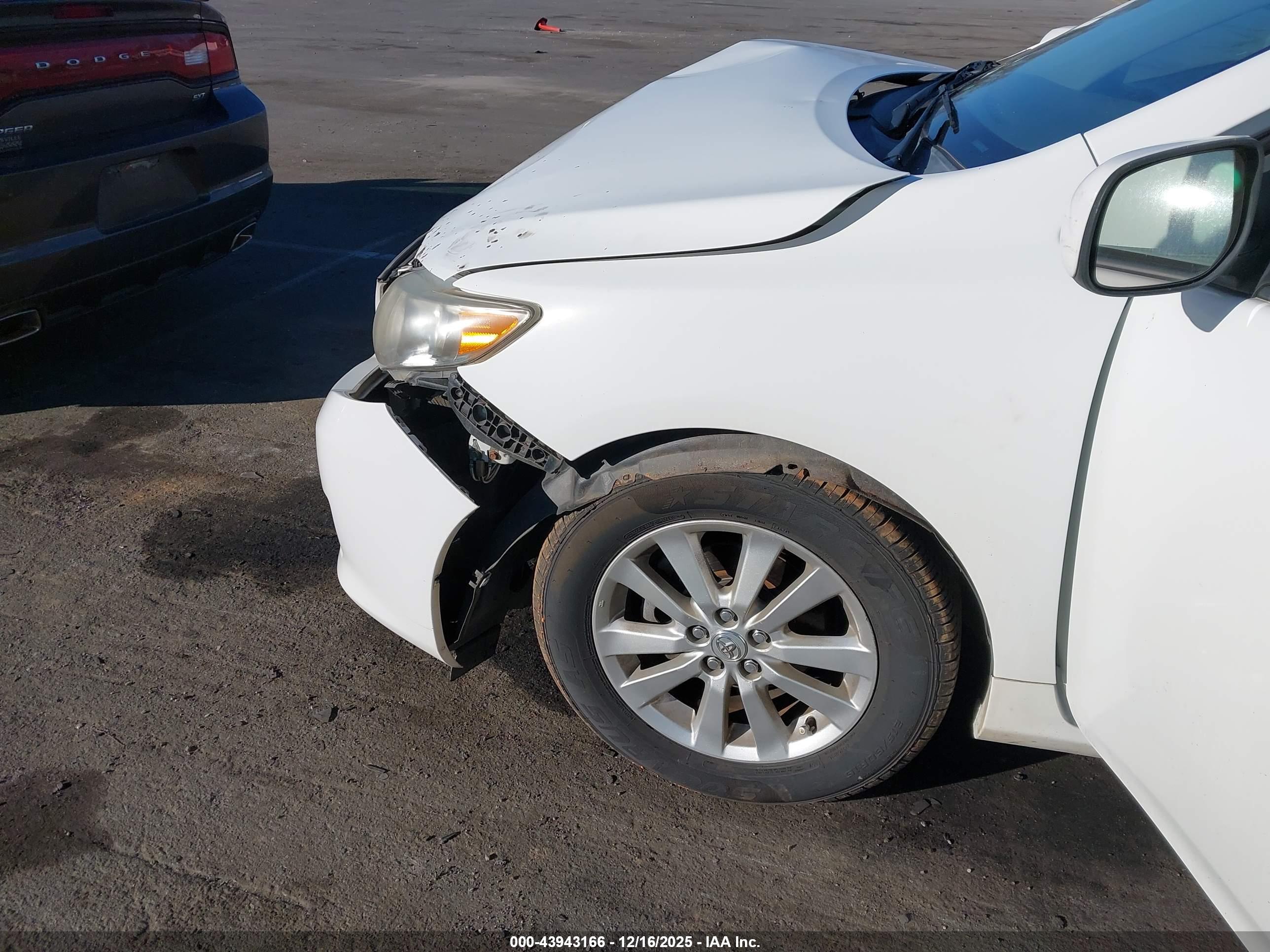 TOYOTA COROLLA image 6