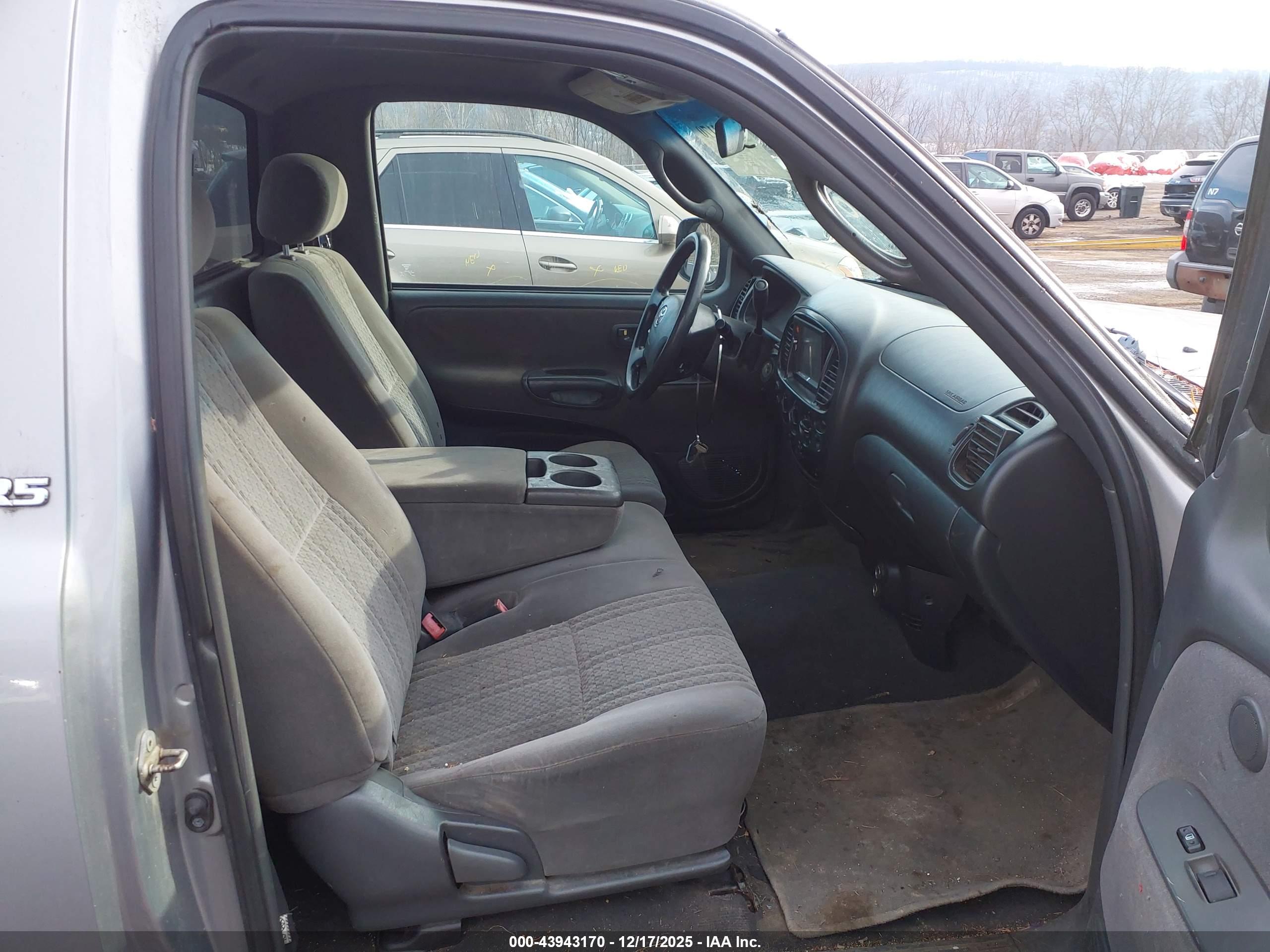 TOYOTA TUNDRA image 5