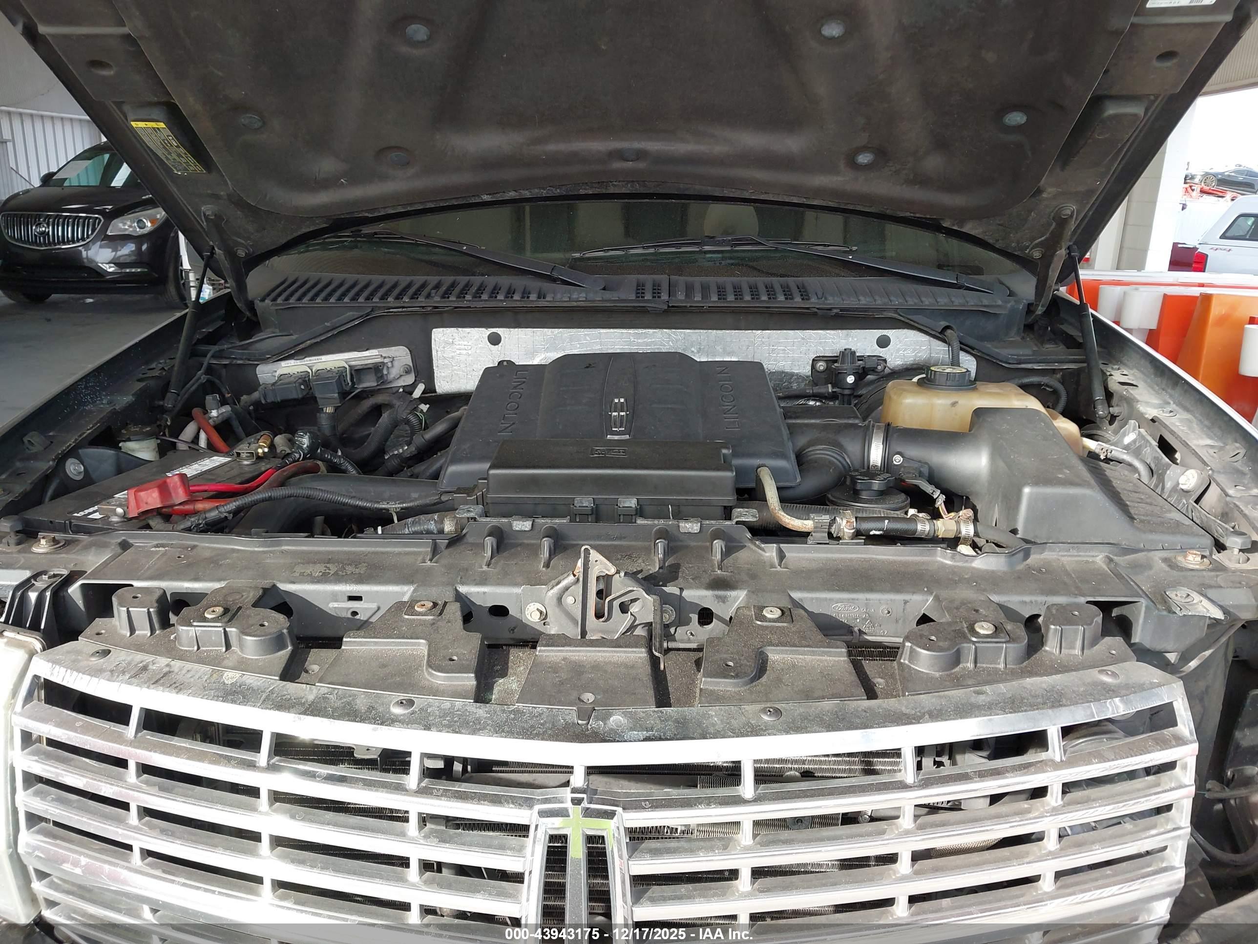 LINCOLN NAVIGATOR image 10