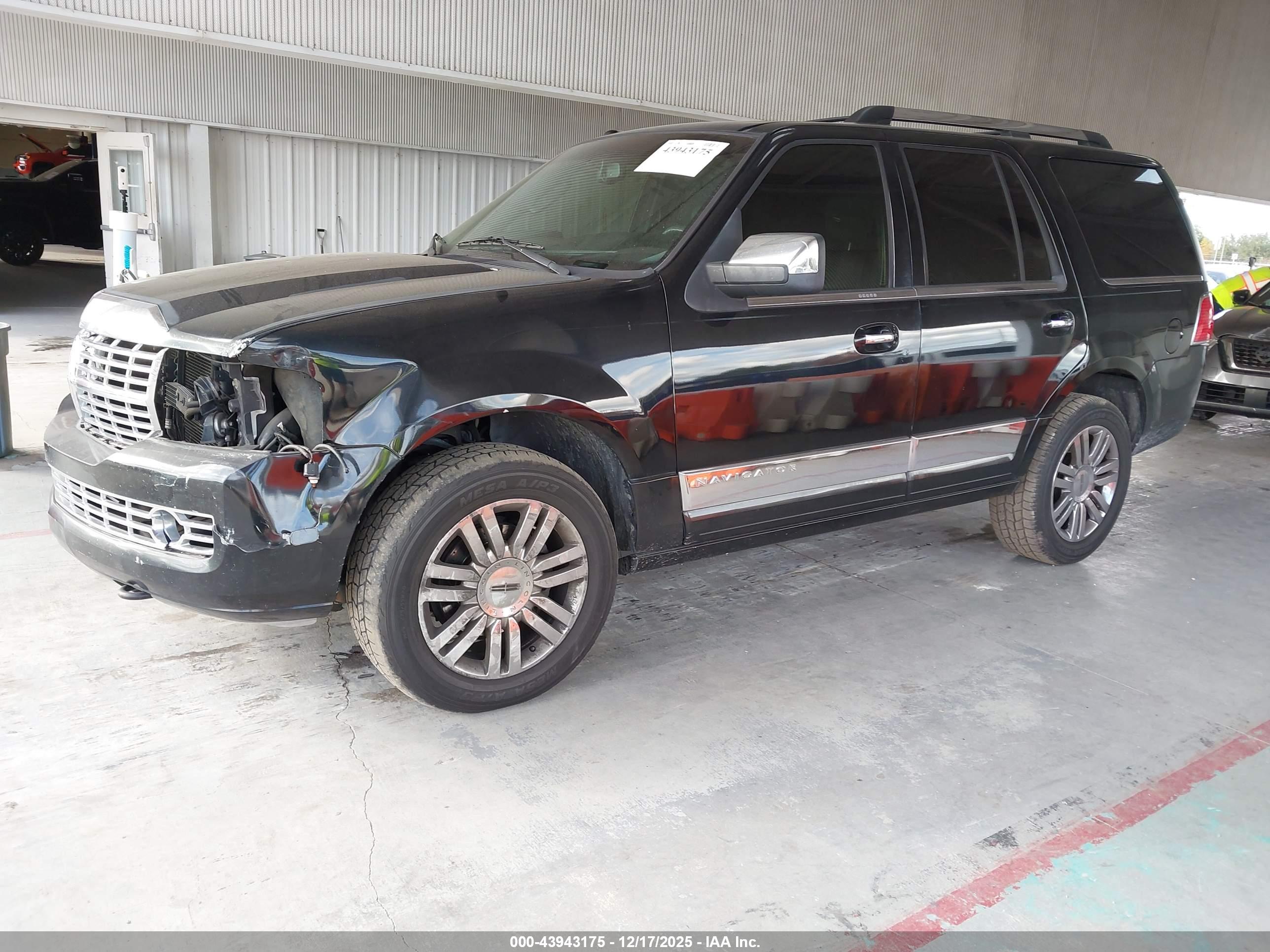 LINCOLN NAVIGATOR image 2