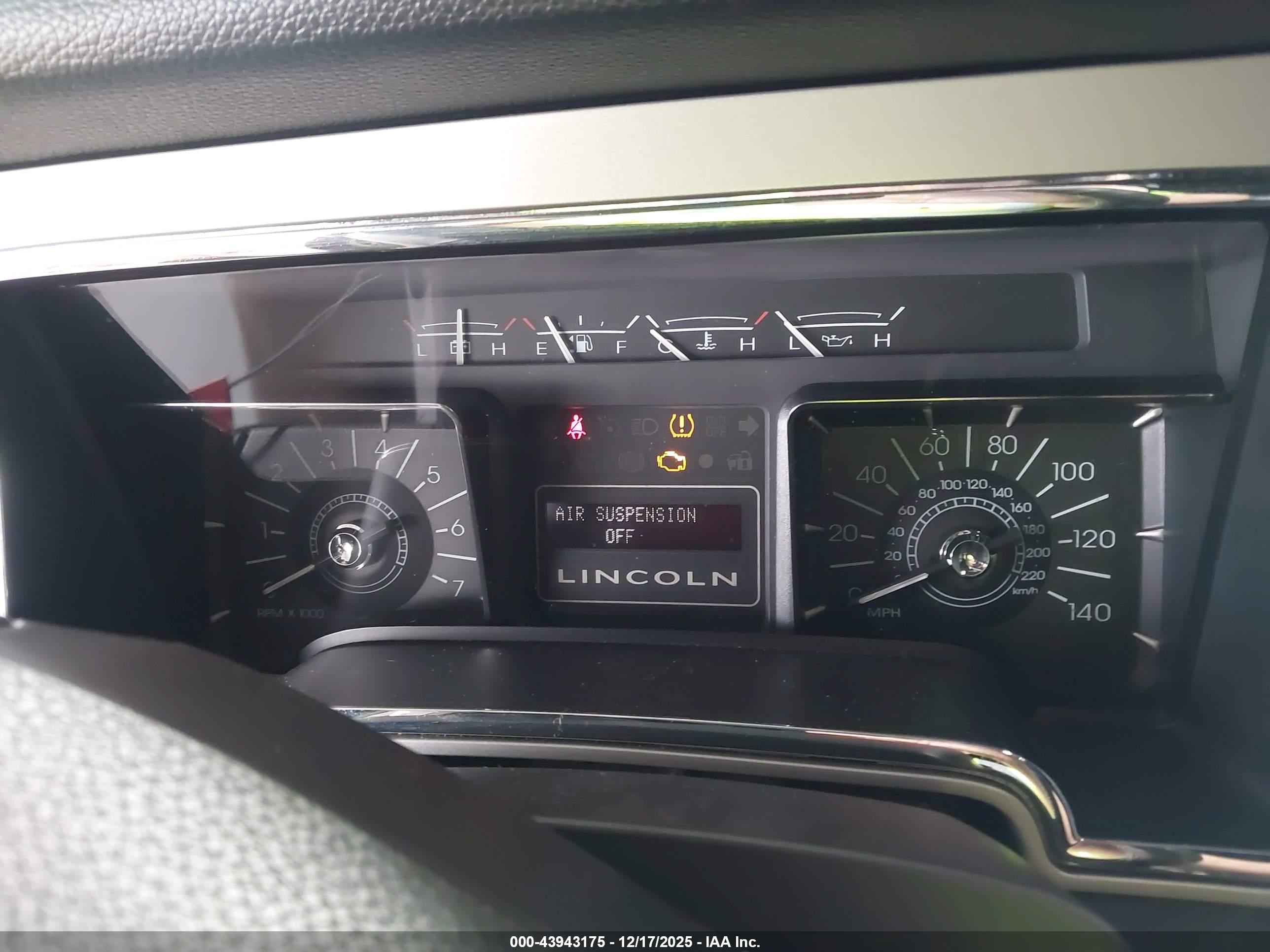 LINCOLN NAVIGATOR image 7