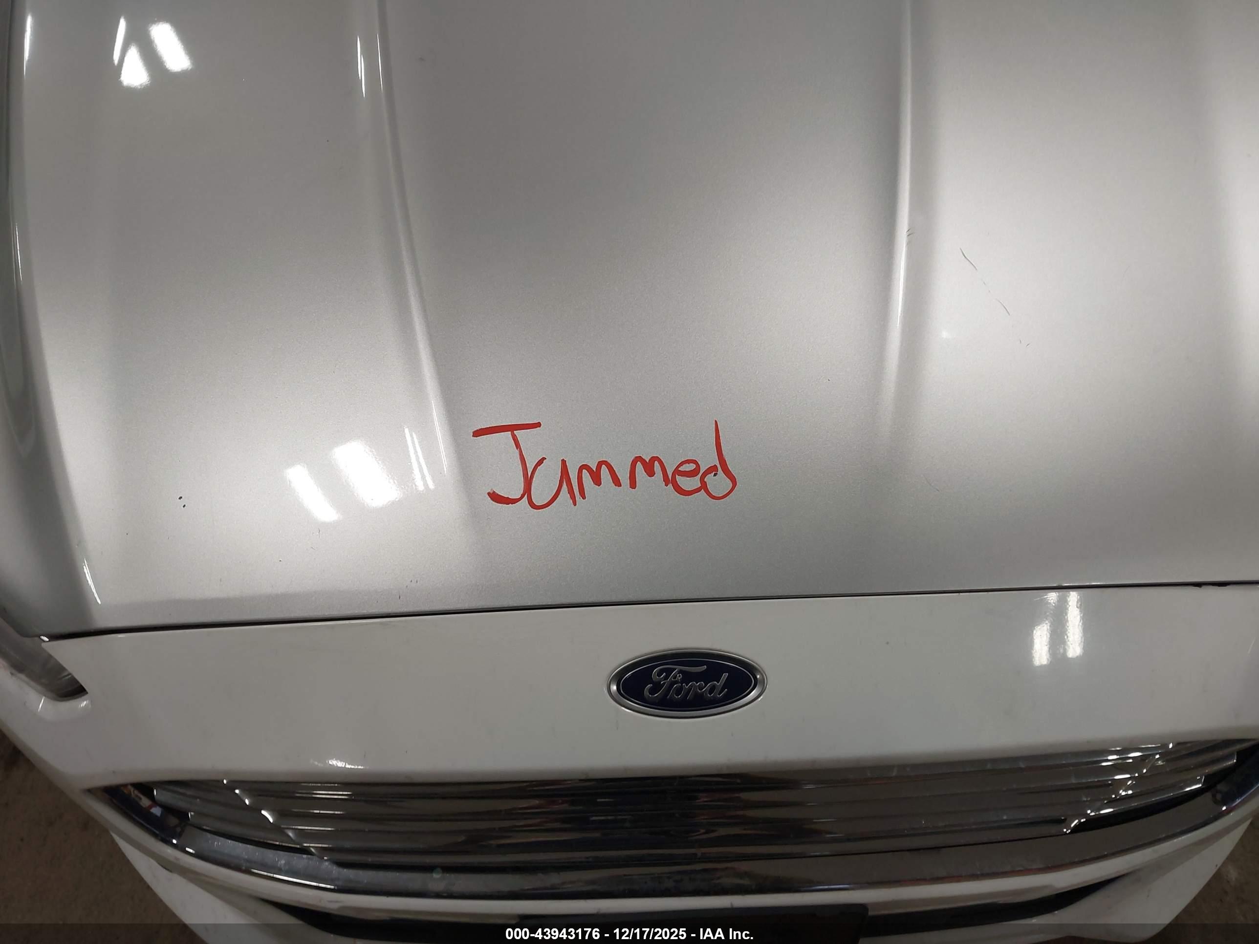 FORD FUSION image 10