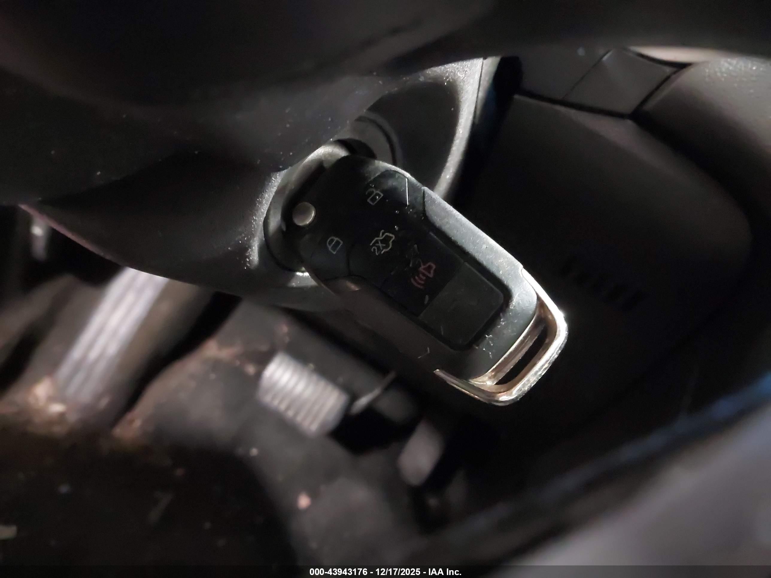 FORD FUSION image 11