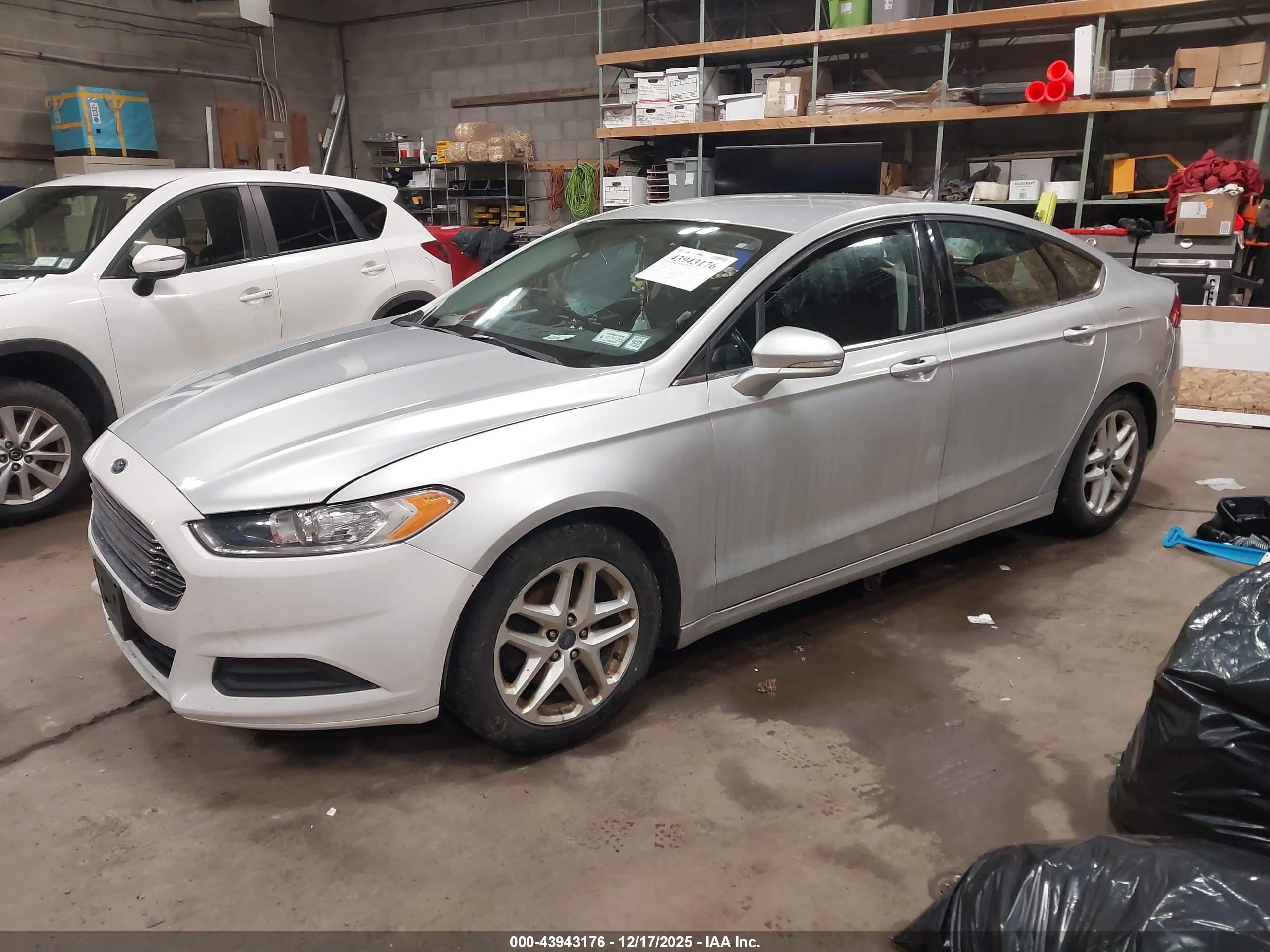 FORD FUSION image 2