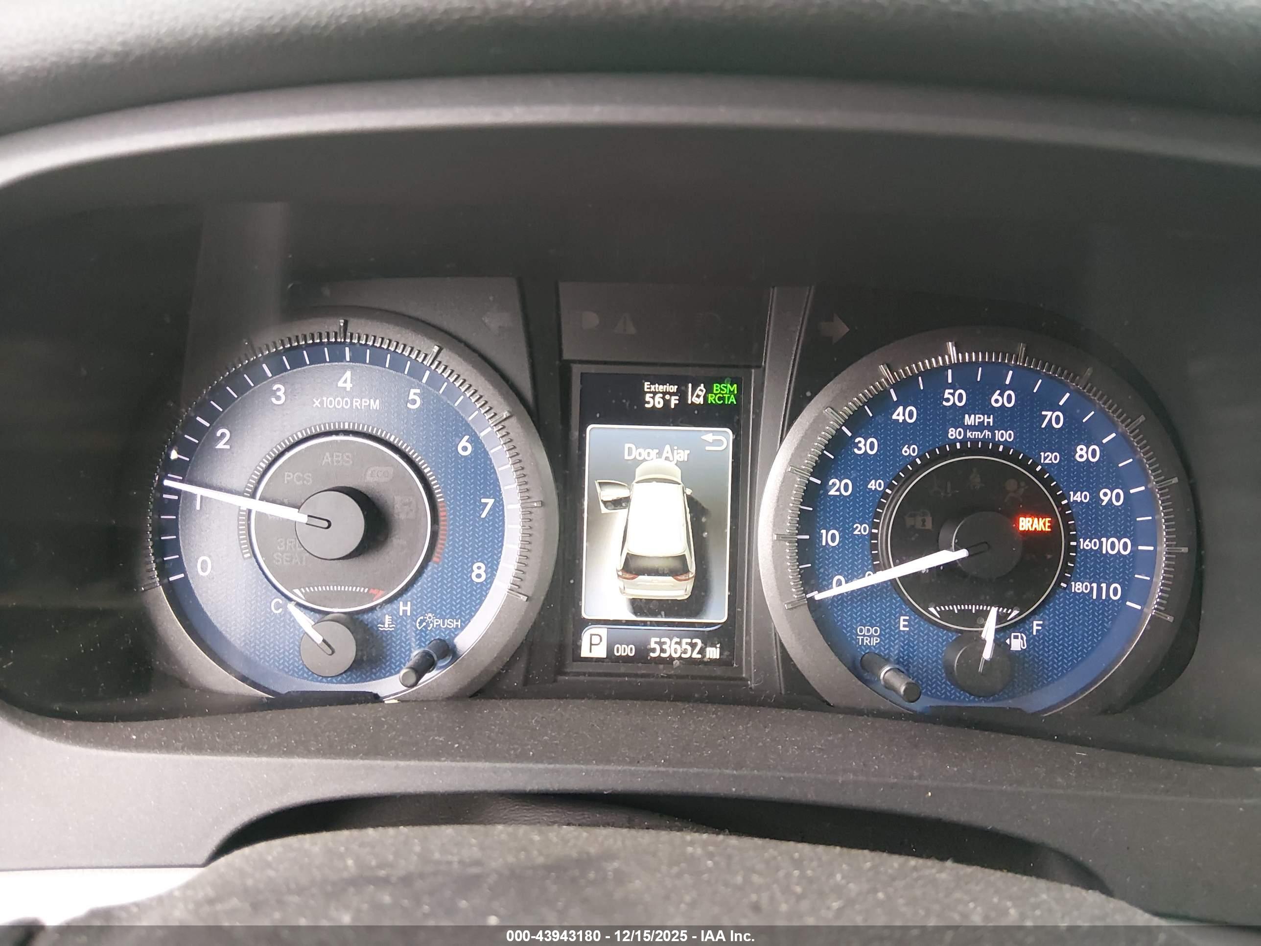 TOYOTA SIENNA image 7