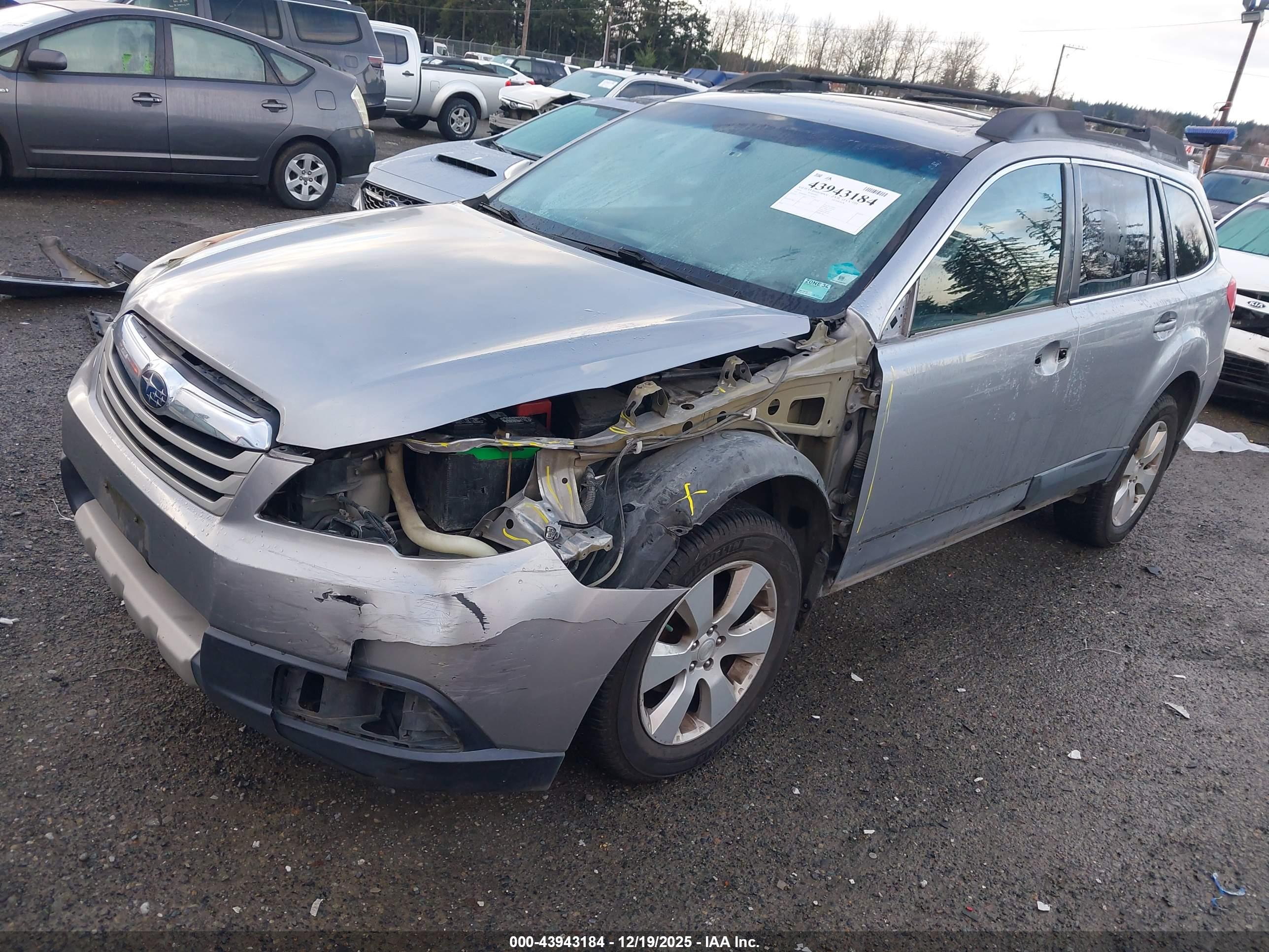 SUBARU OUTBACK image 2