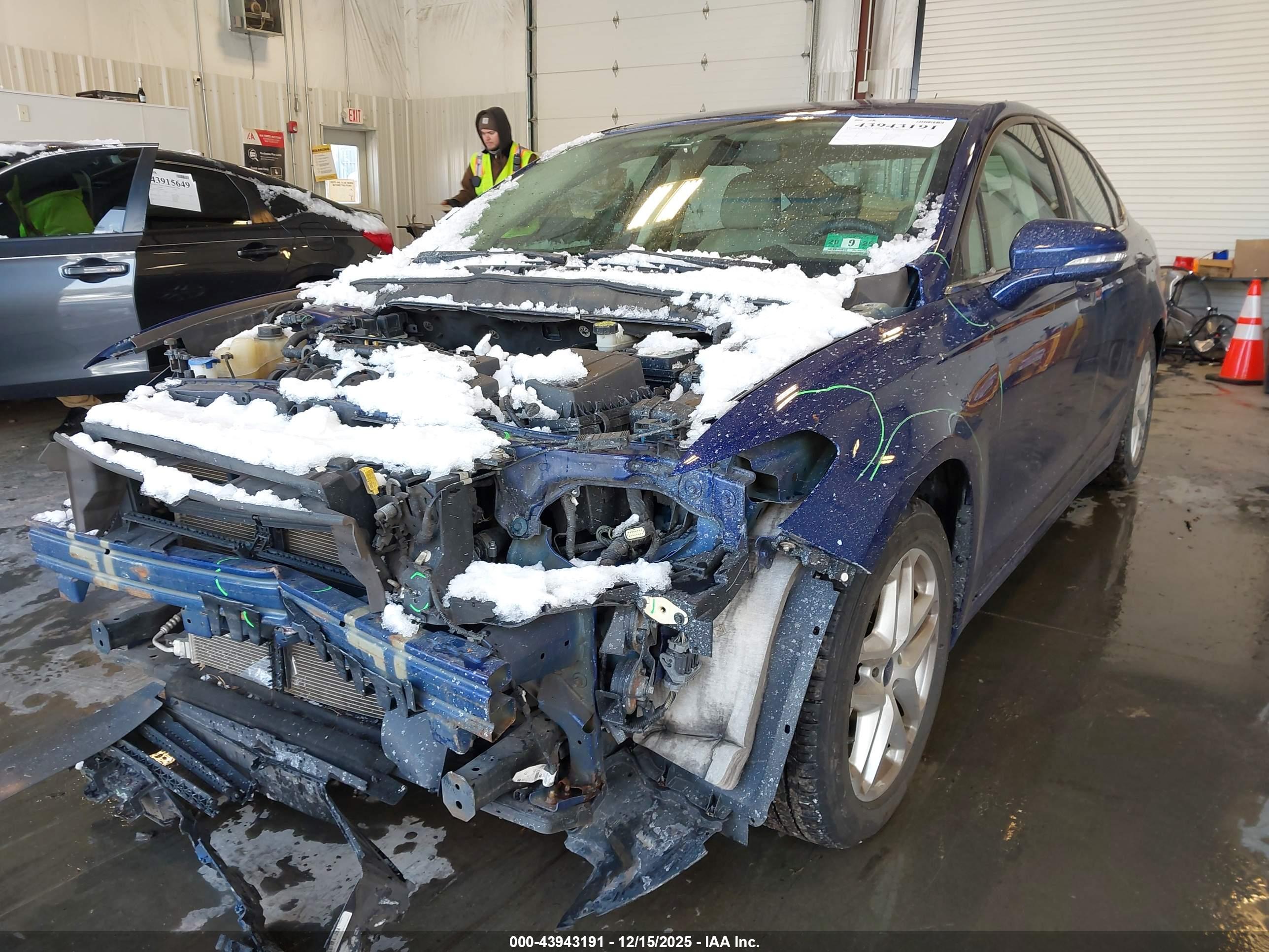 FORD FUSION image 2