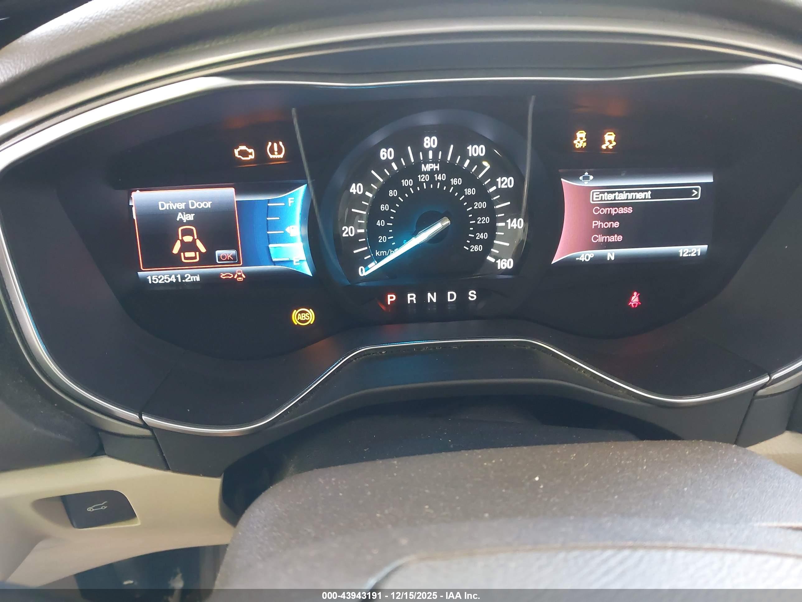 FORD FUSION image 7