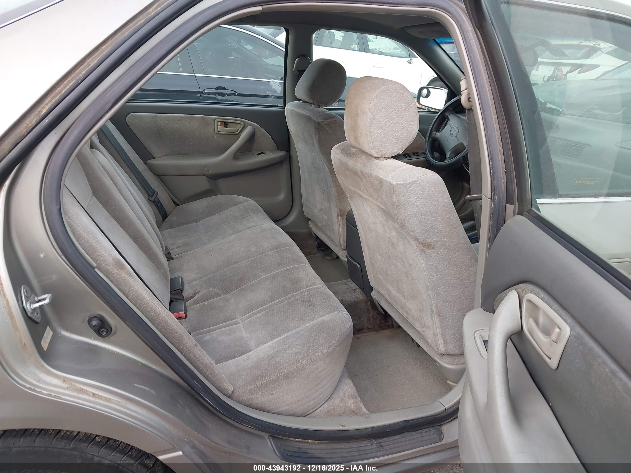 TOYOTA CAMRY image 8