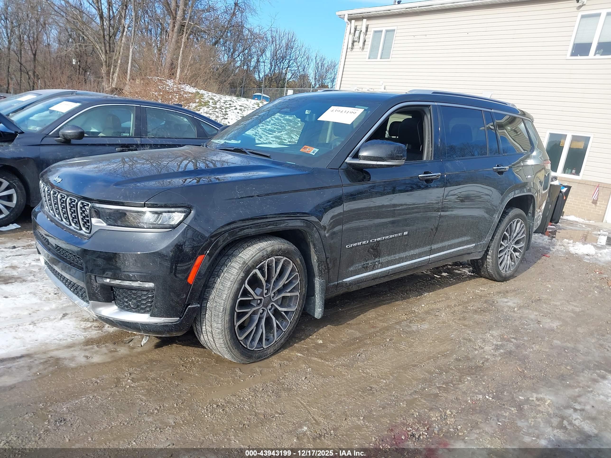 JEEP GRAND image 2