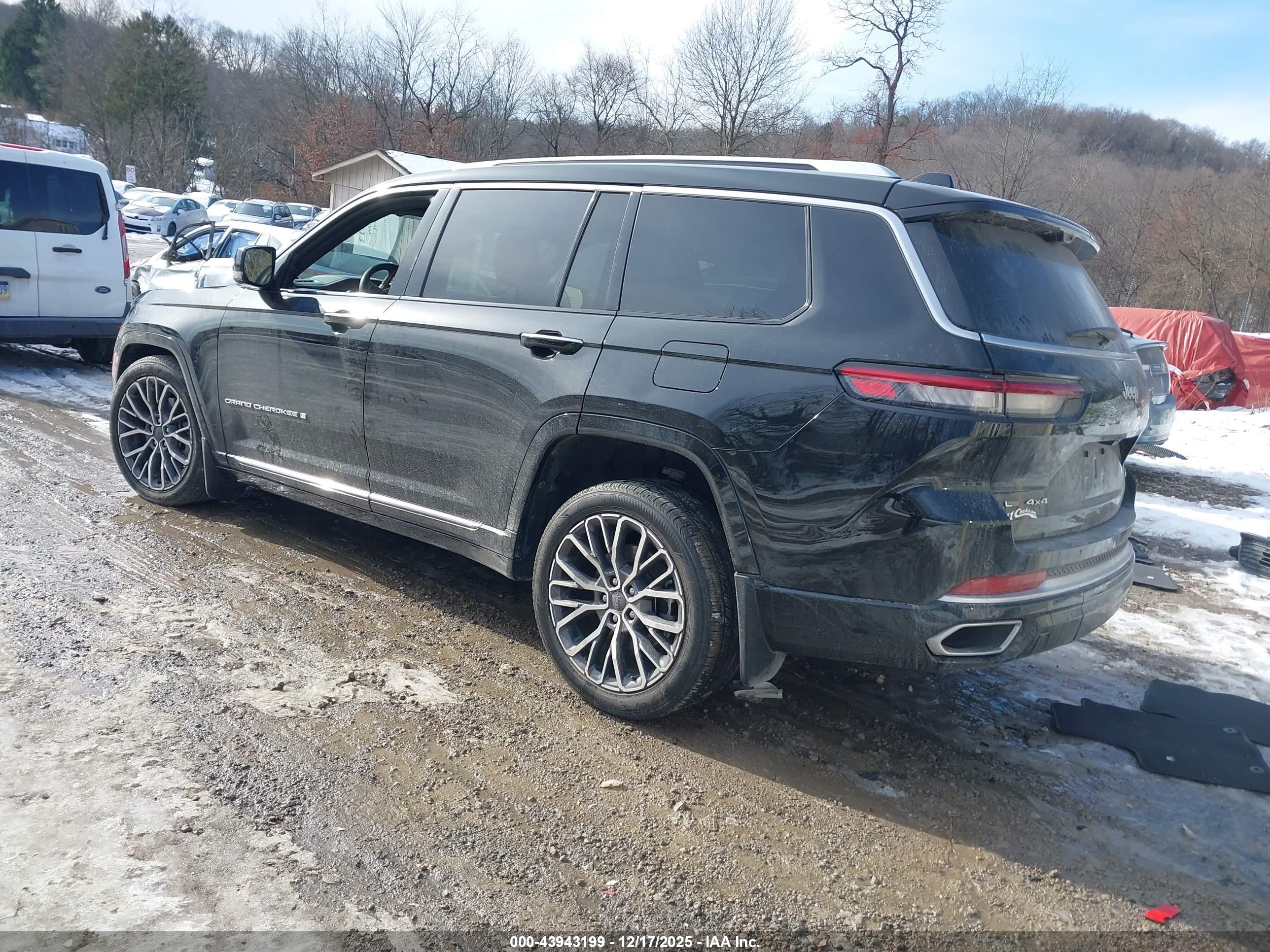 JEEP GRAND image 3