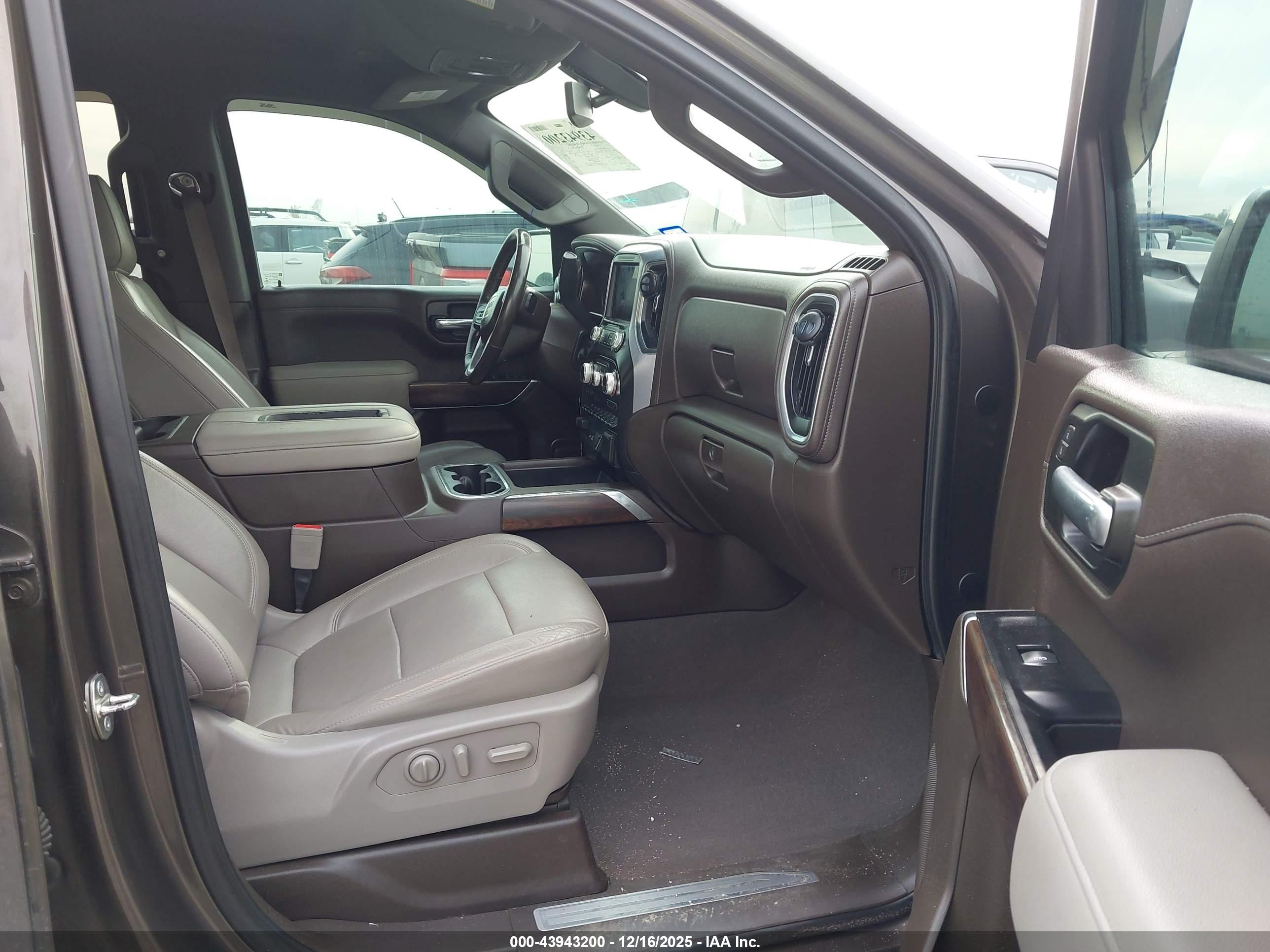 GMC SIERRA image 5