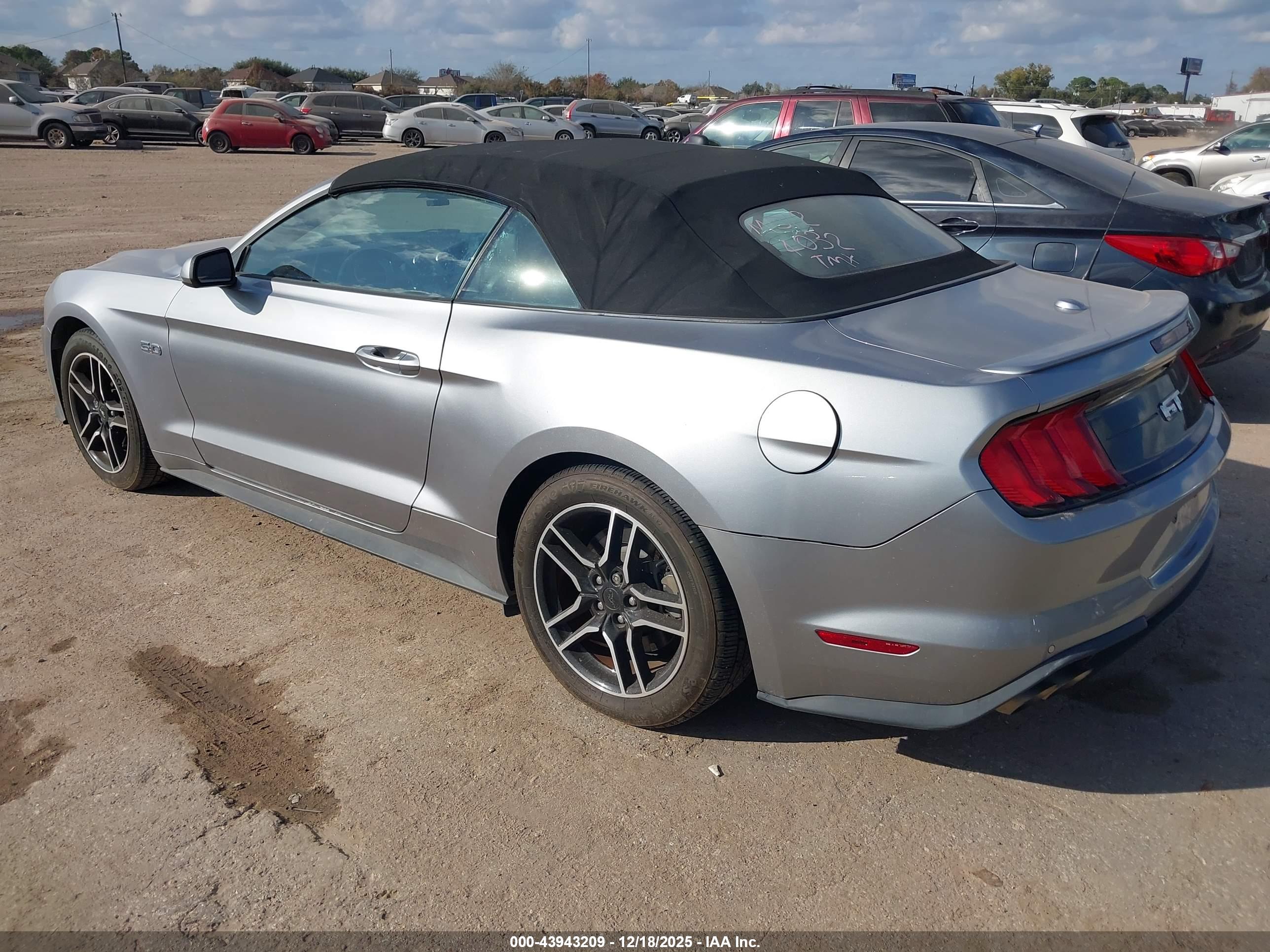 FORD MUSTANG image 3