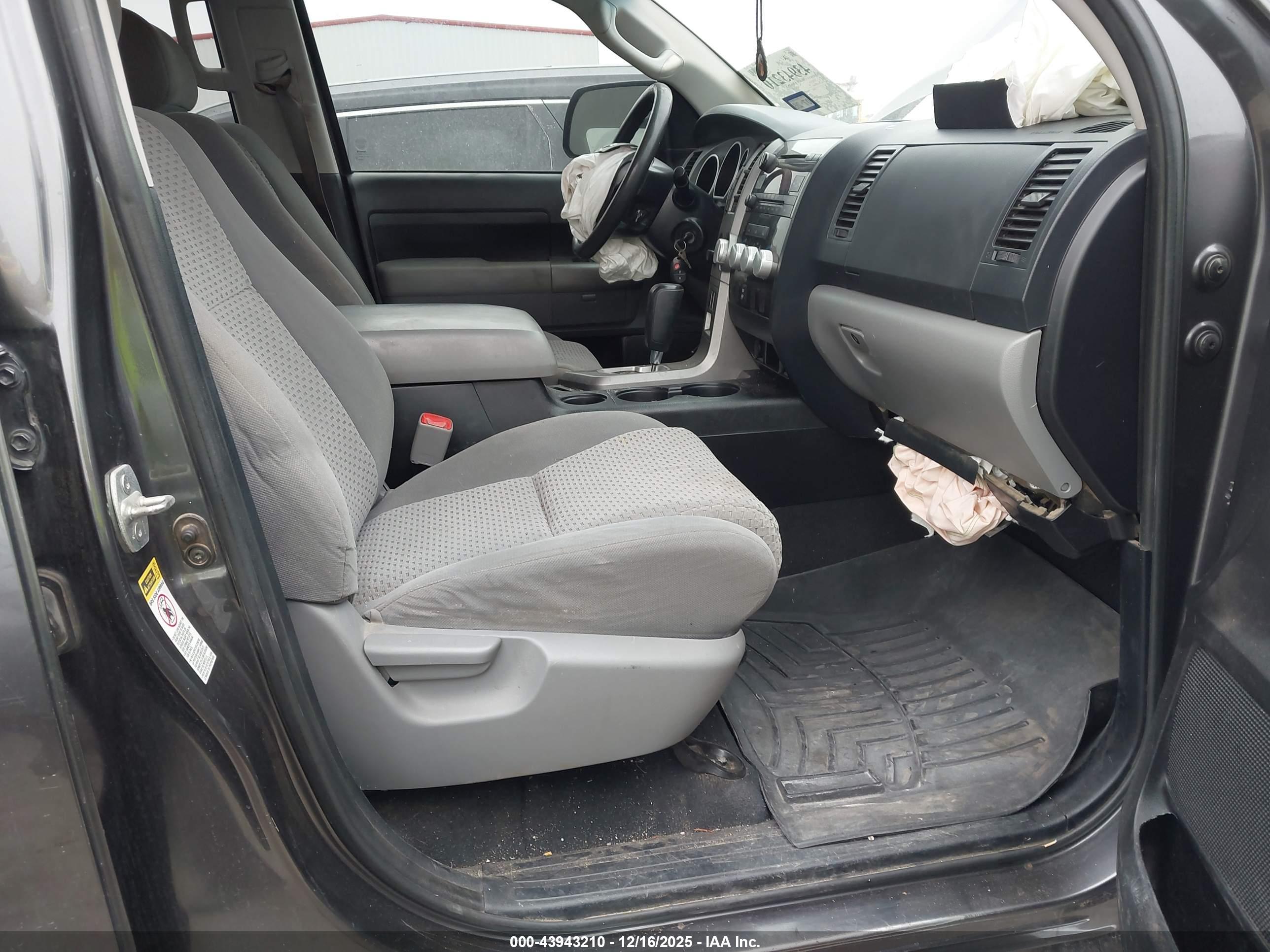 TOYOTA TUNDRA image 5
