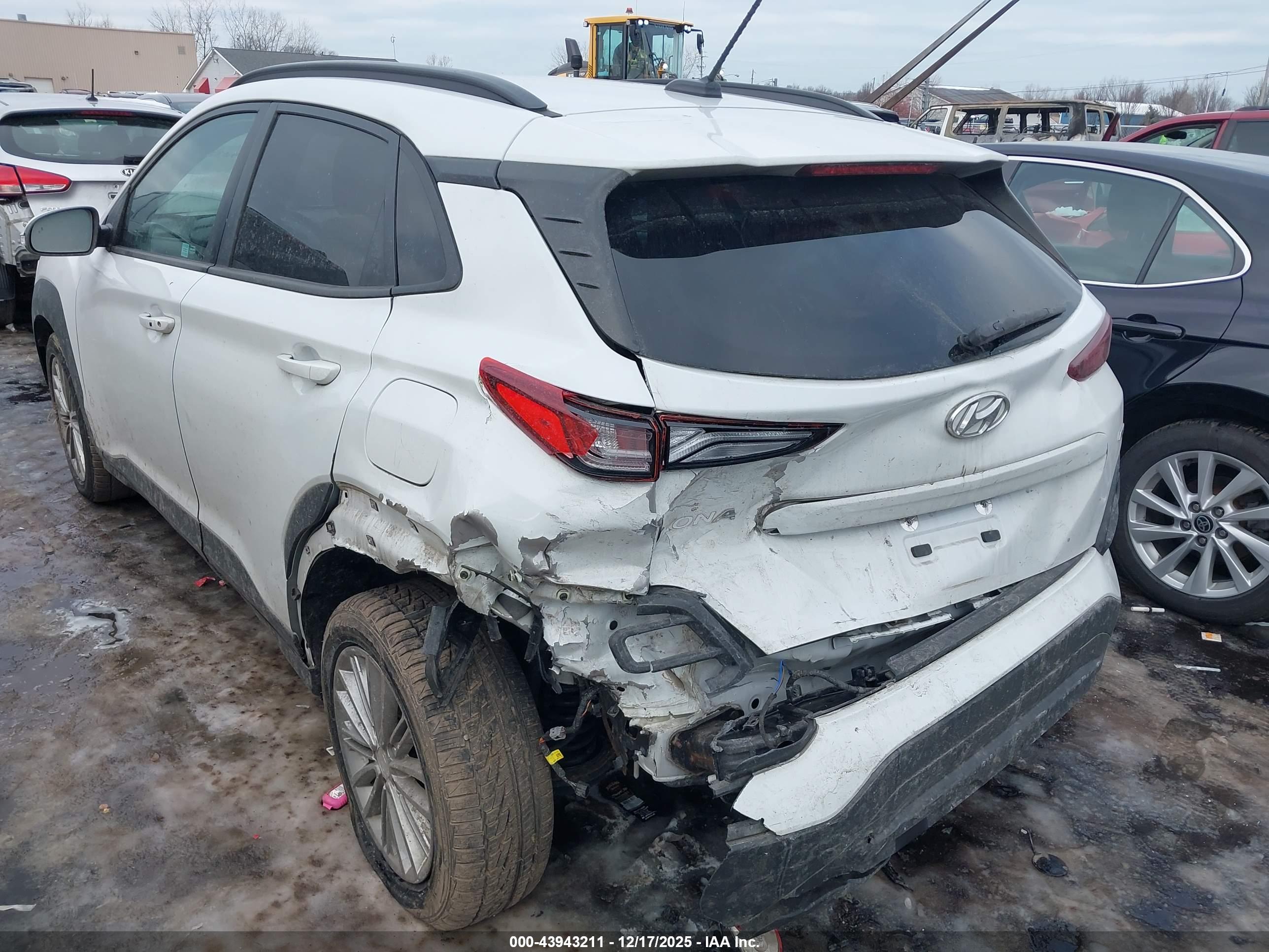 HYUNDAI KONA image 6