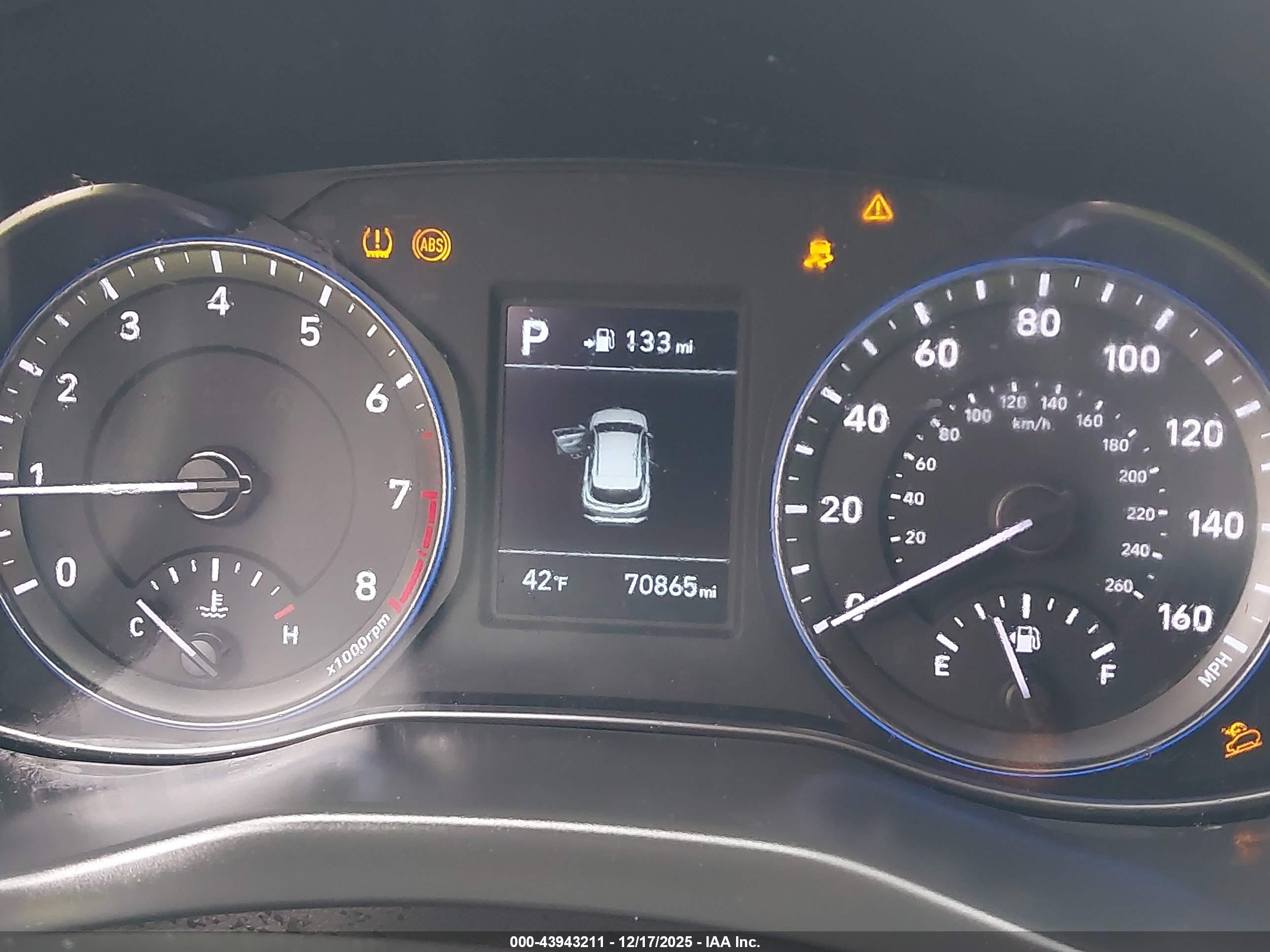 HYUNDAI KONA image 7