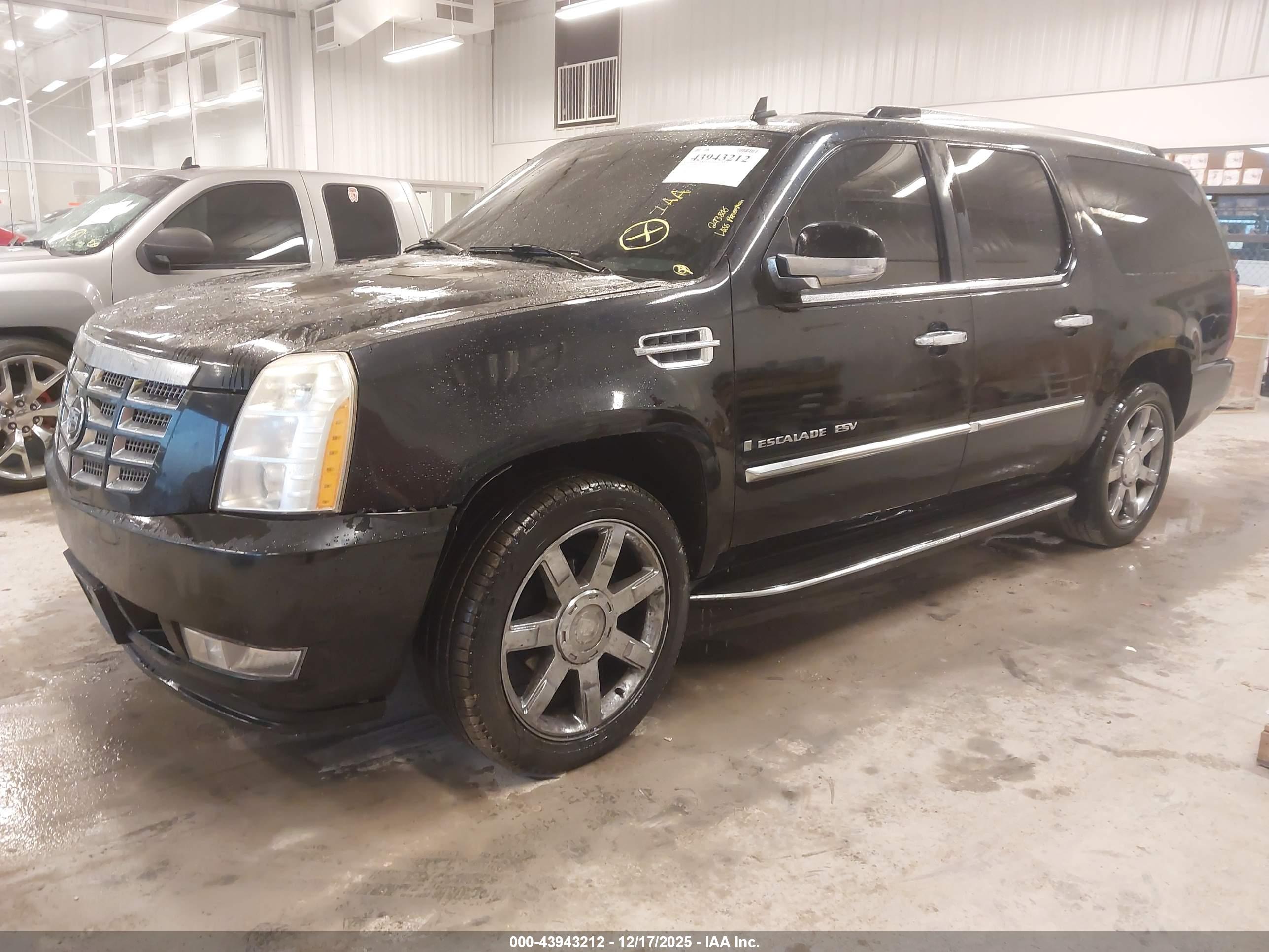 CADILLAC ESCALADE image 2