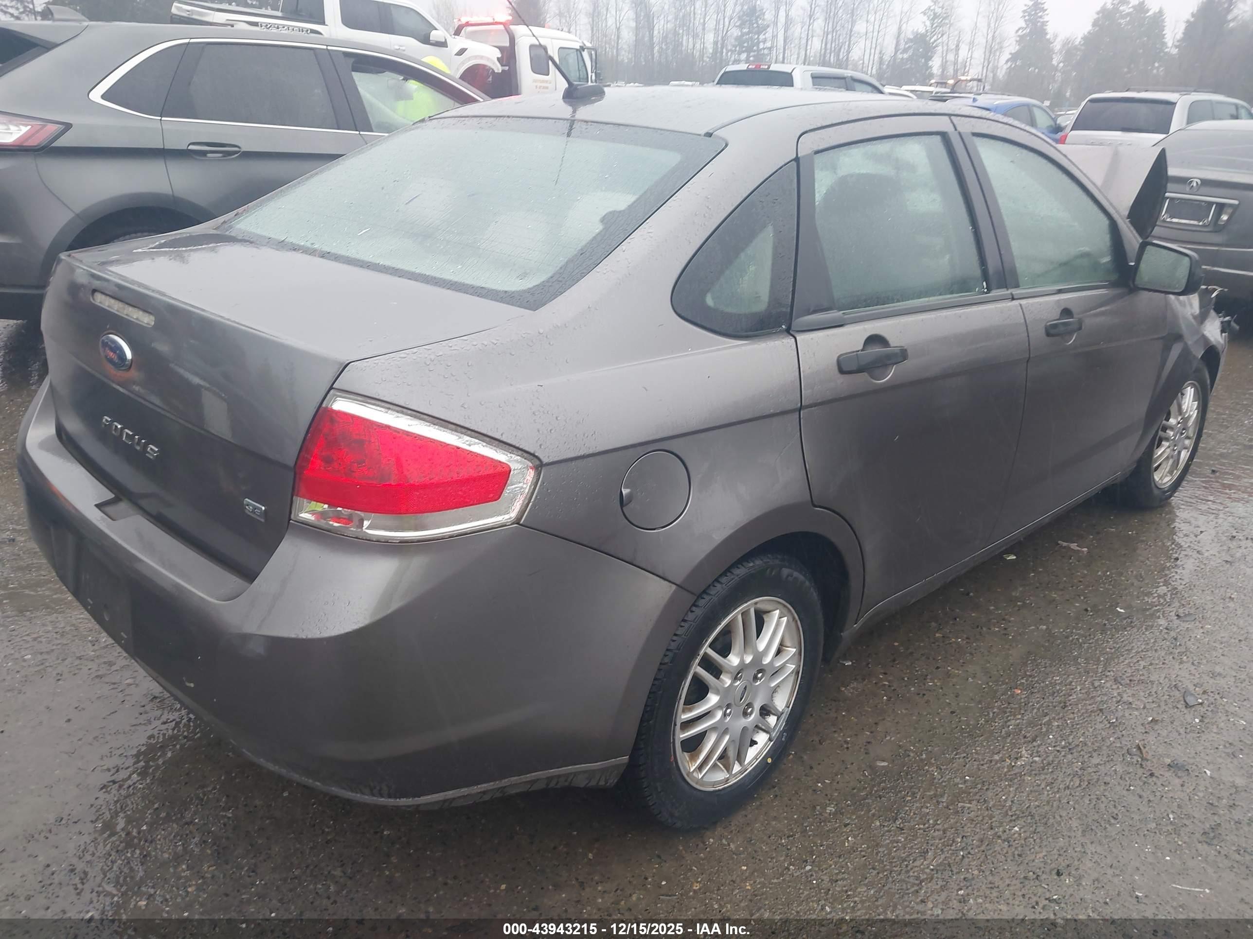 FORD FOCUS image 4