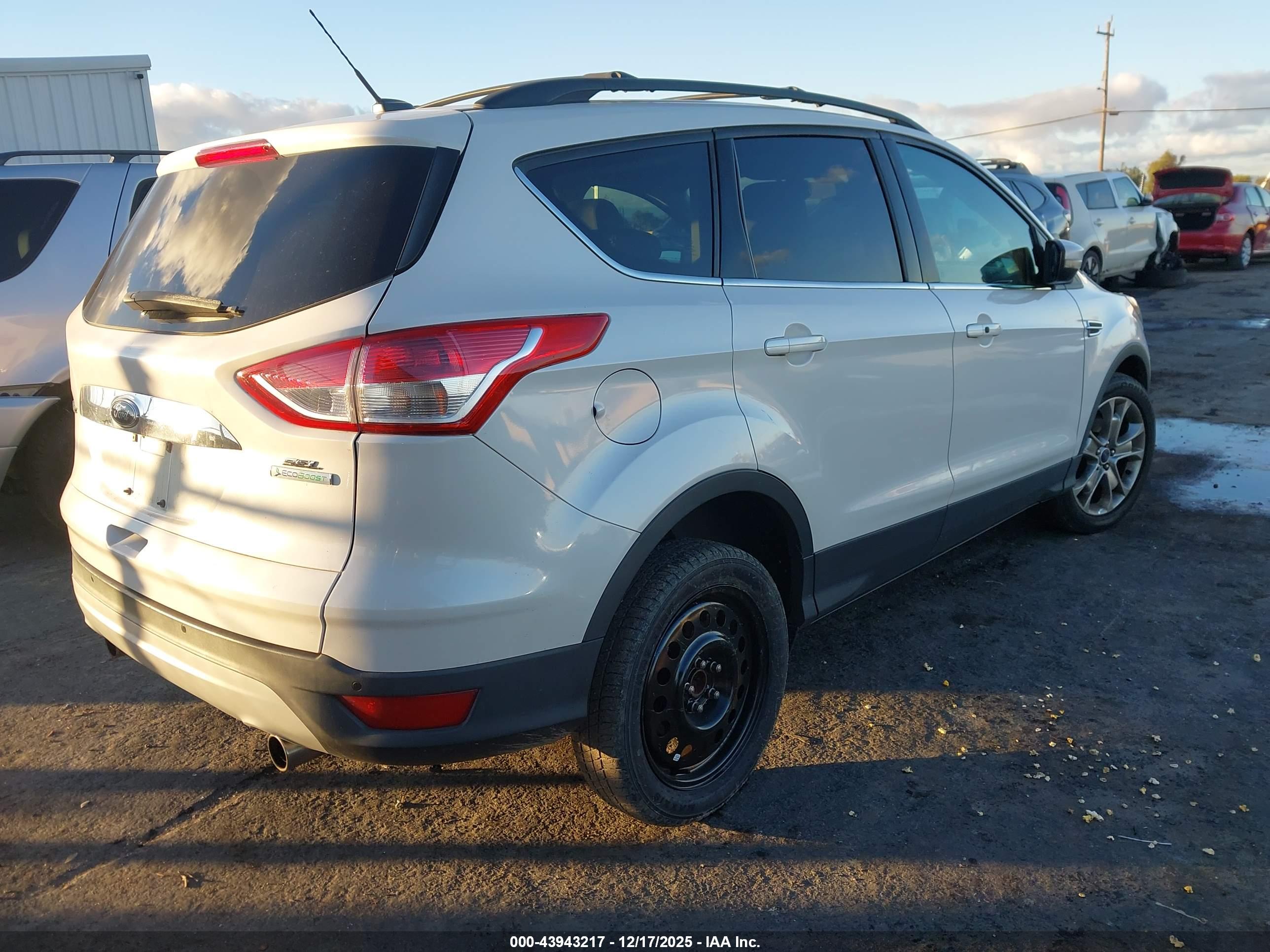 FORD ESCAPE image 4