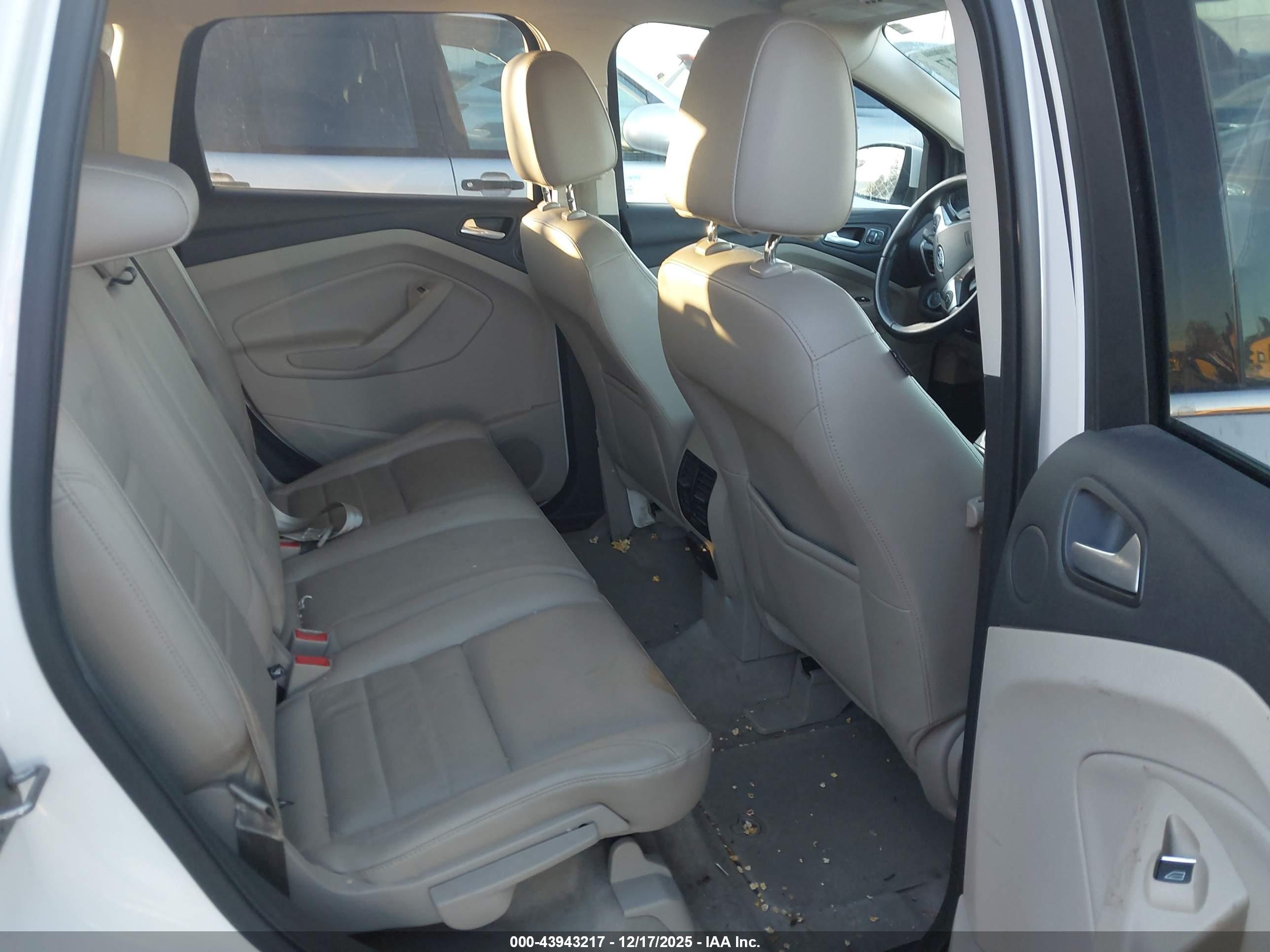 FORD ESCAPE image 8