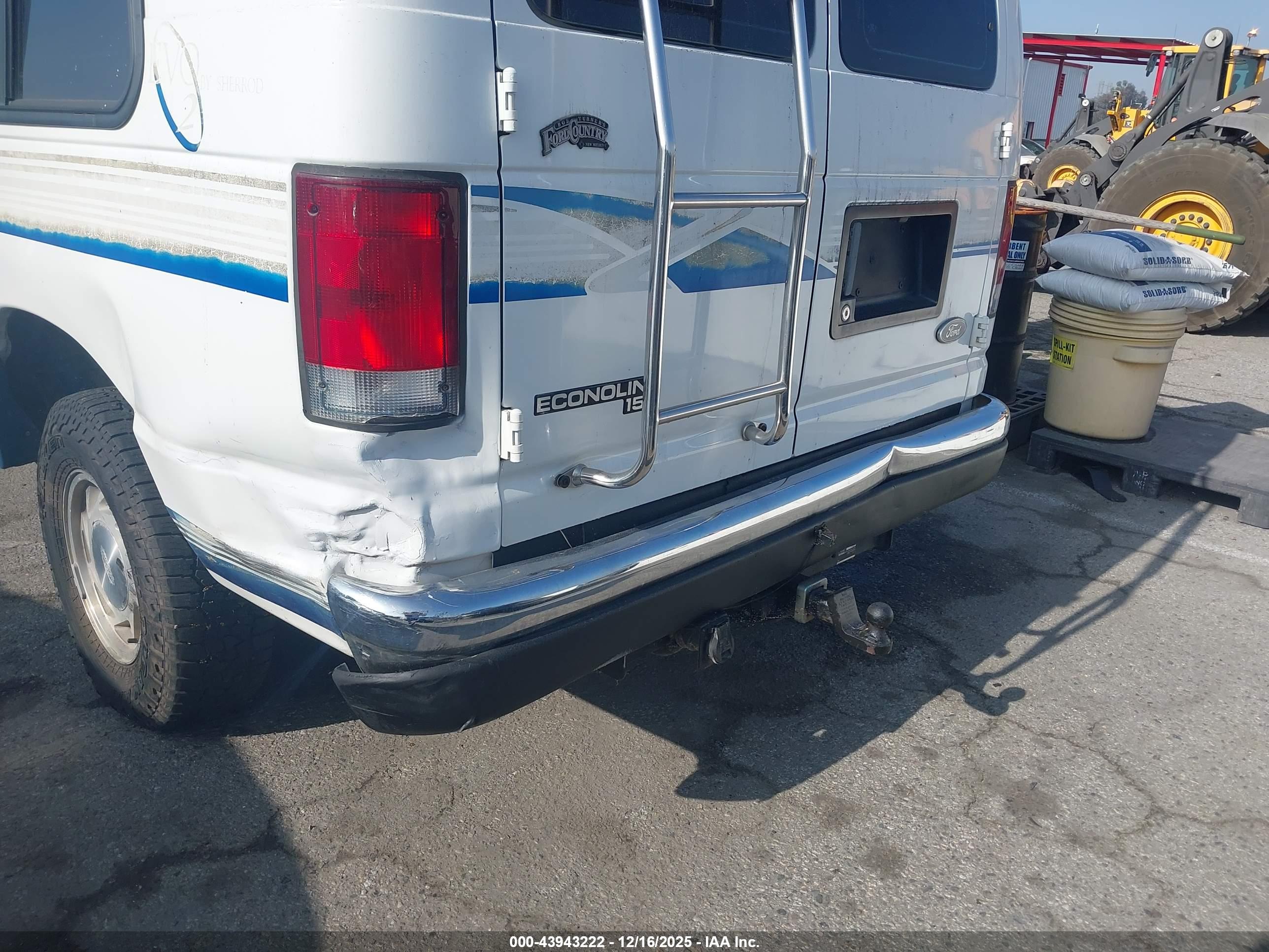 FORD E-150 image 6