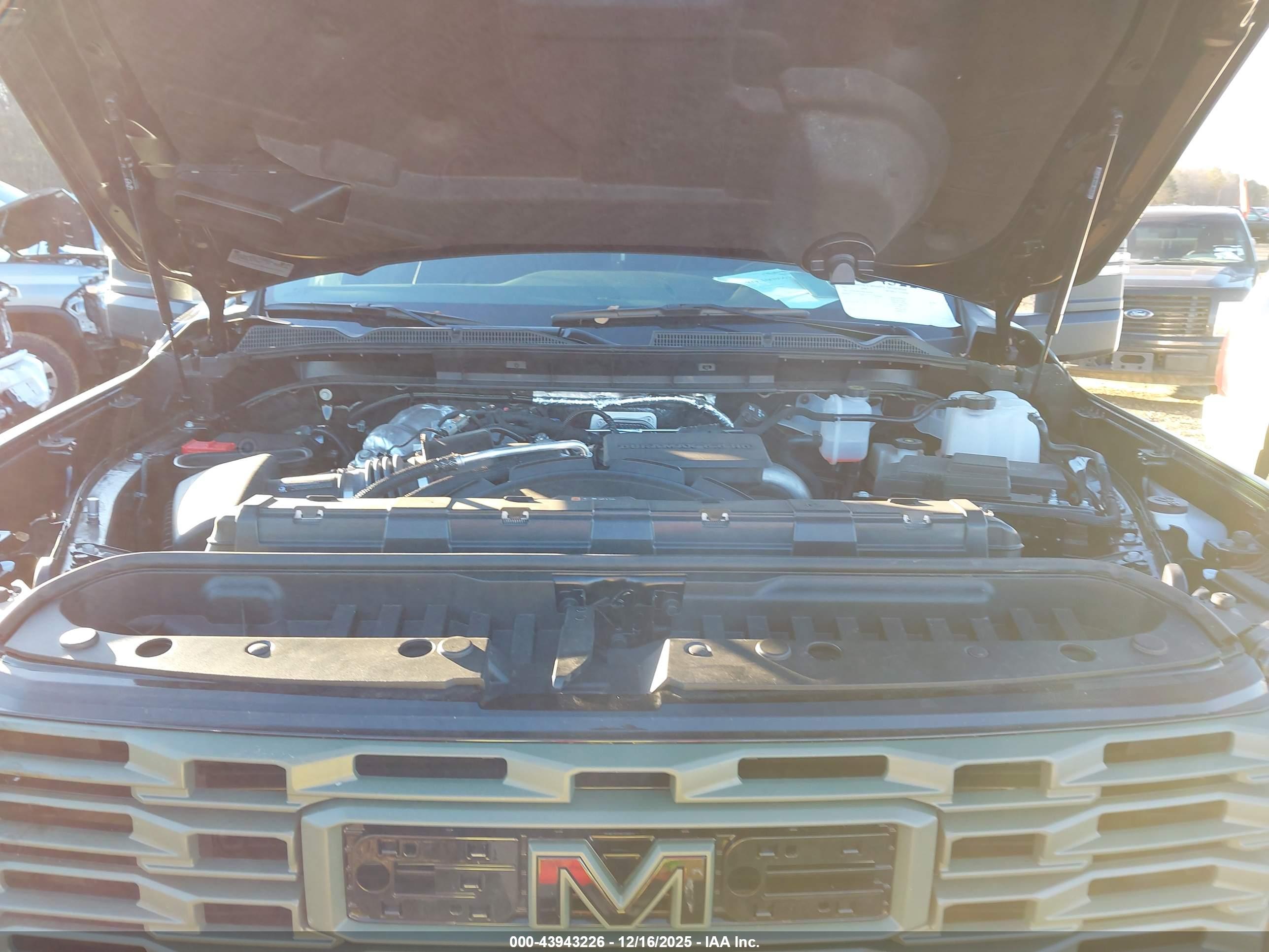 GMC SIERRA image 10