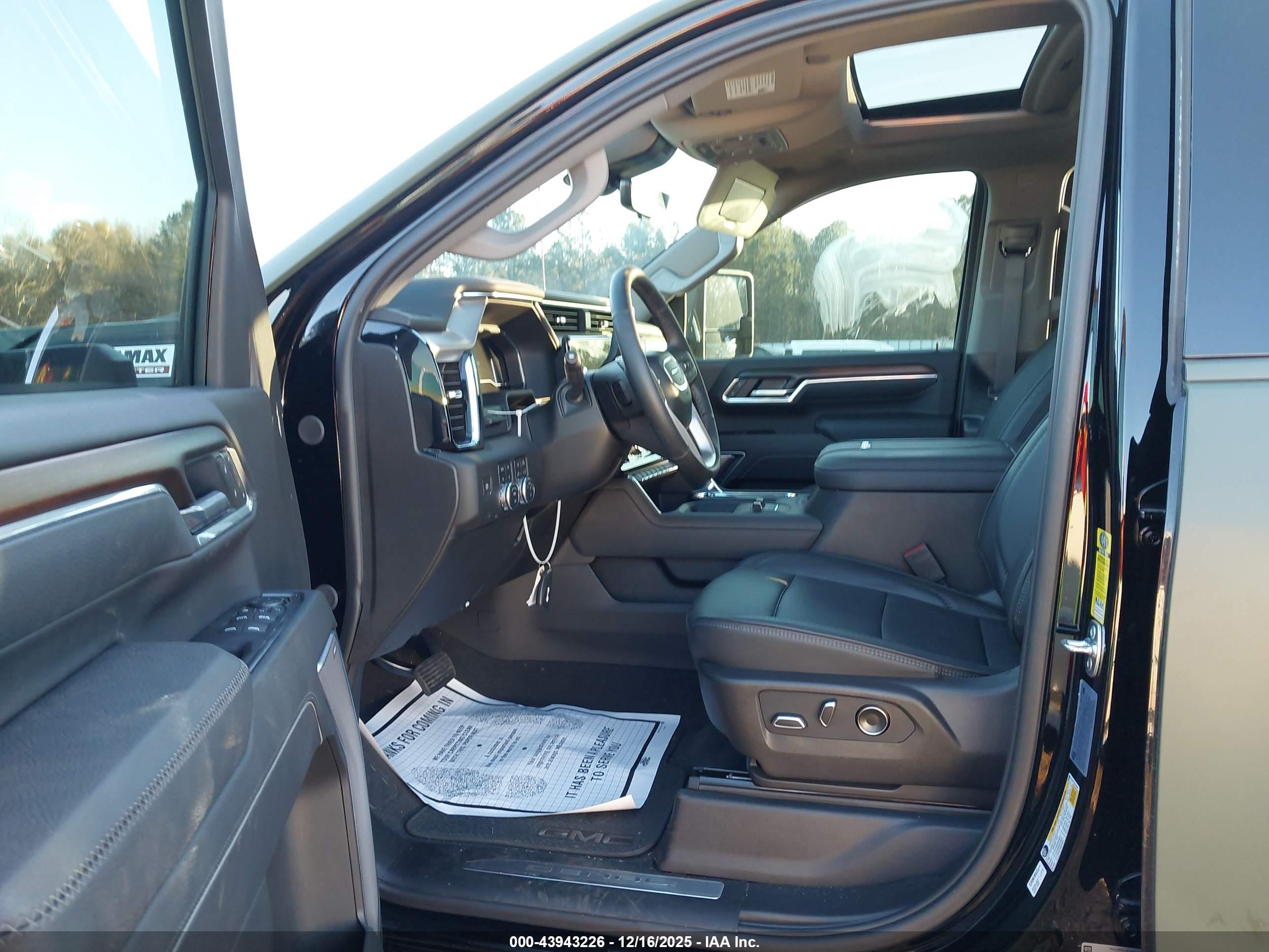 GMC SIERRA image 7