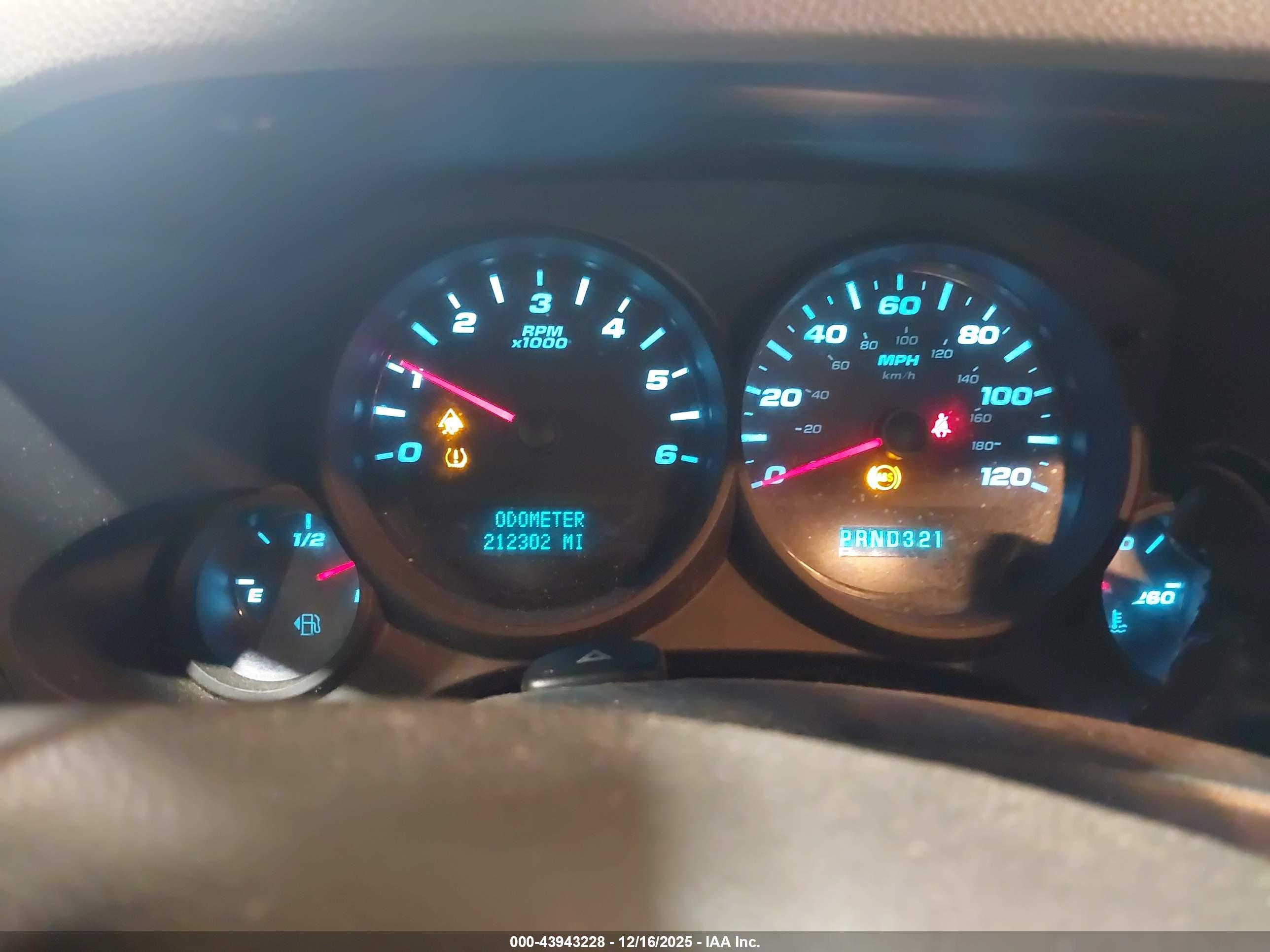 CHEVROLET SILVERADO image 7