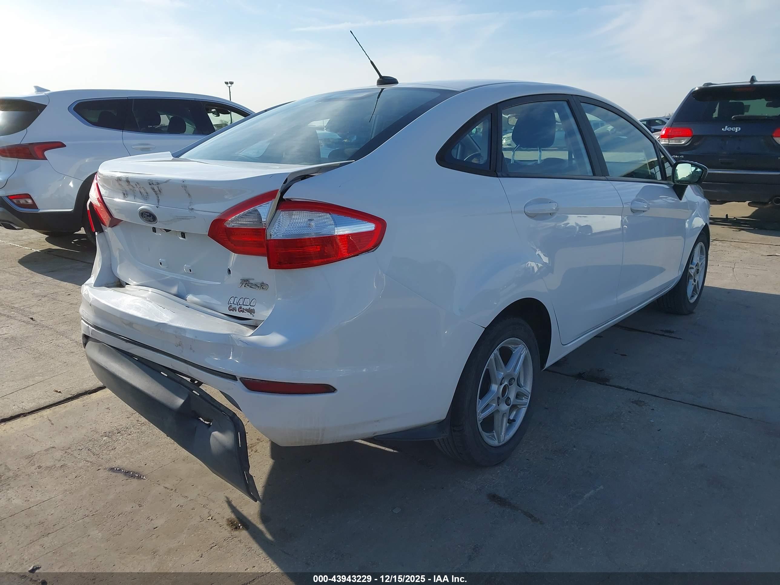 FORD FIESTA image 4