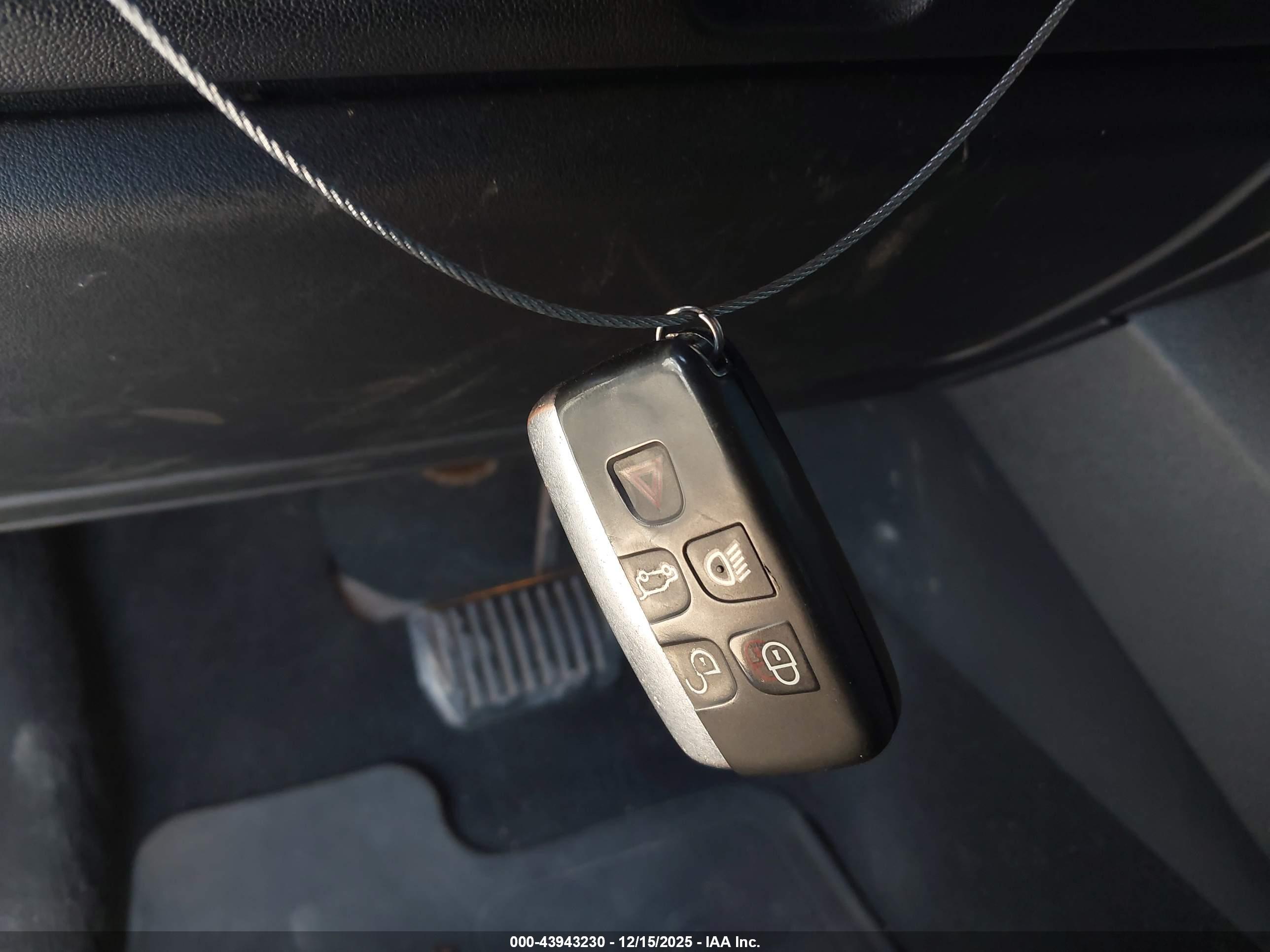 LAND ROVER image 11