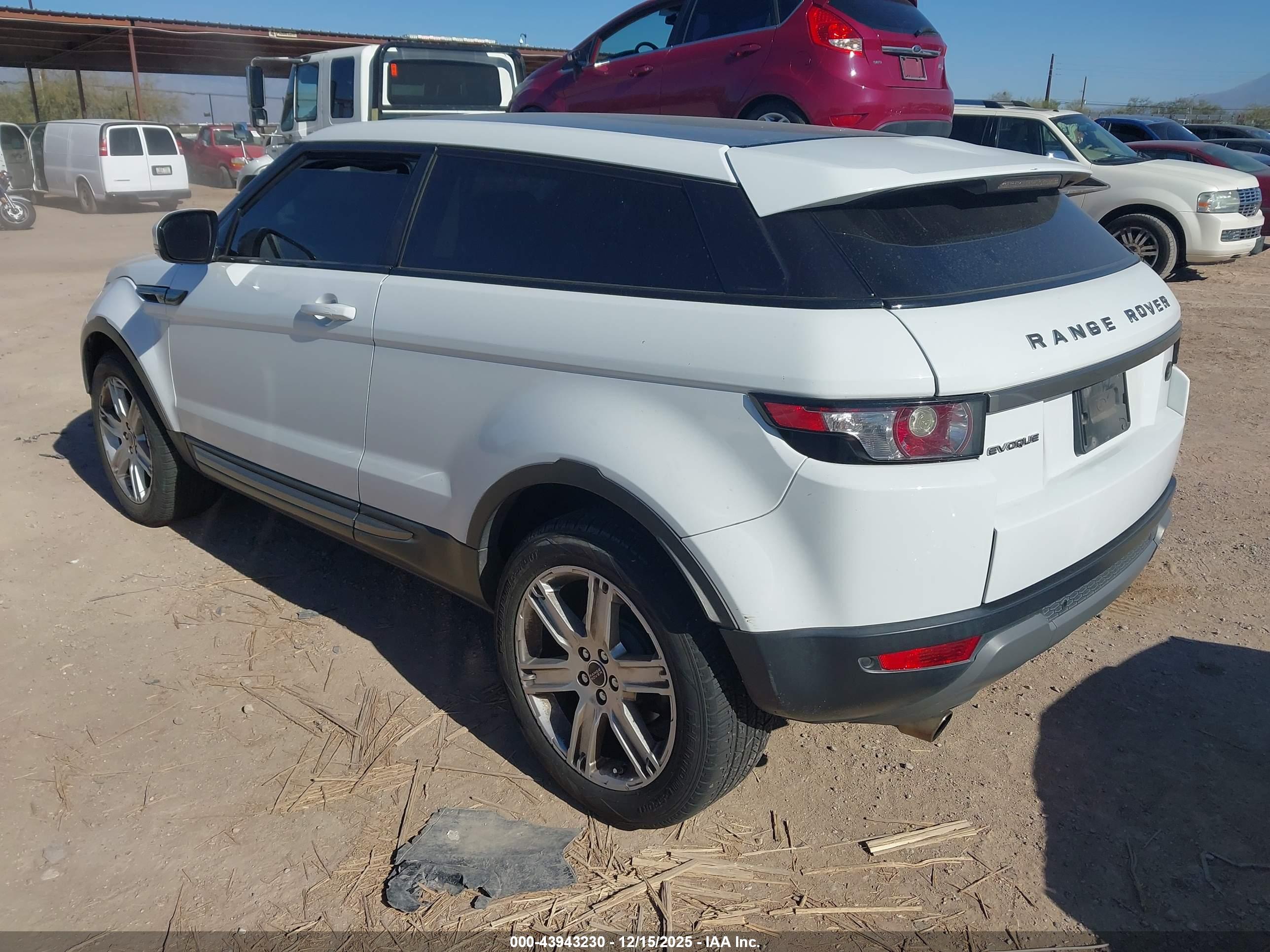 LAND ROVER image 3