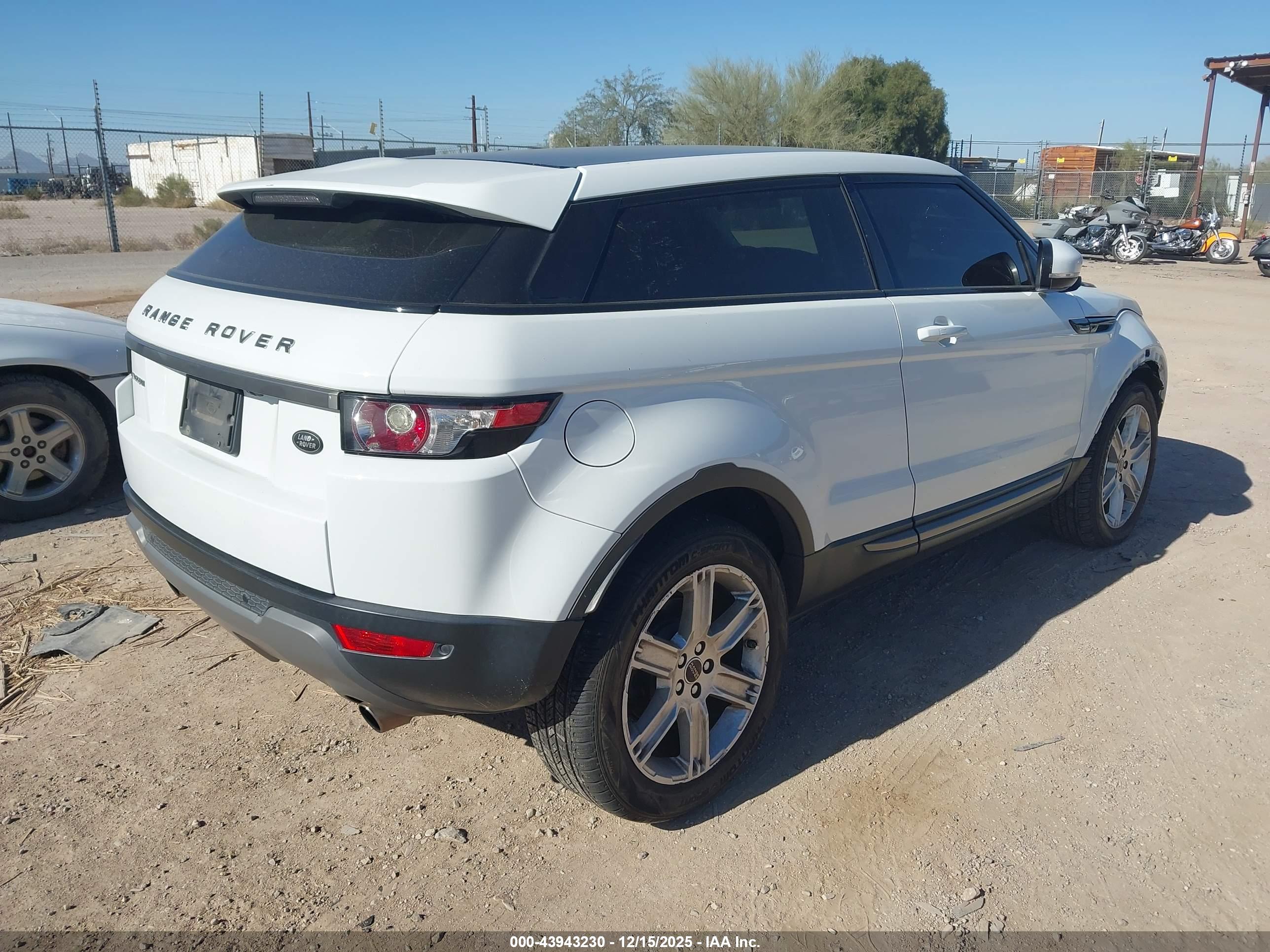 LAND ROVER image 4