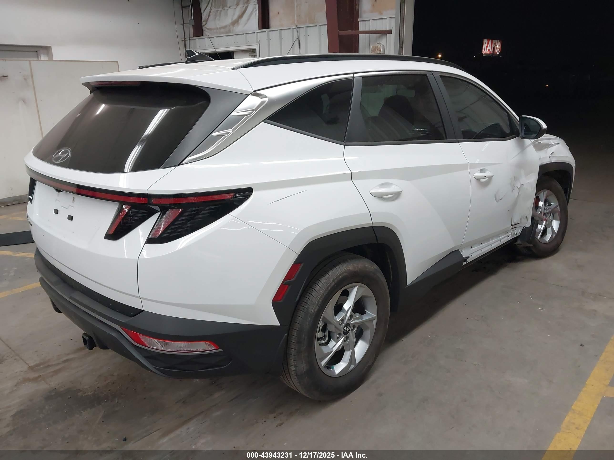 HYUNDAI TUCSON image 4