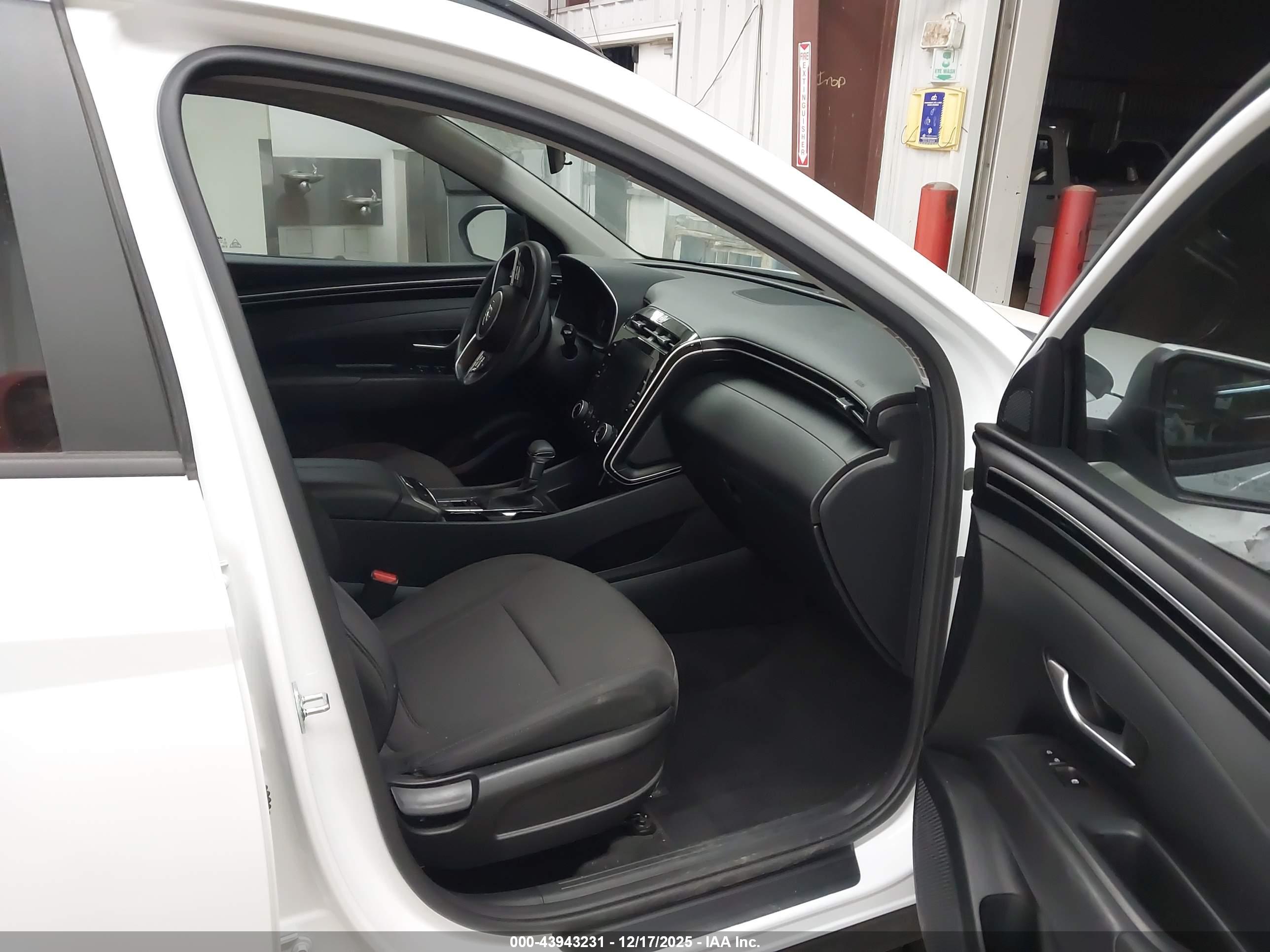 HYUNDAI TUCSON image 5