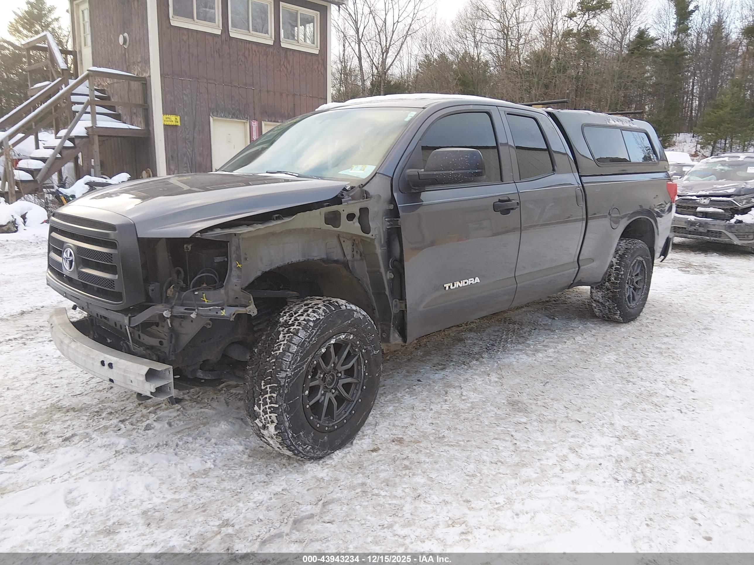 TOYOTA TUNDRA image 2