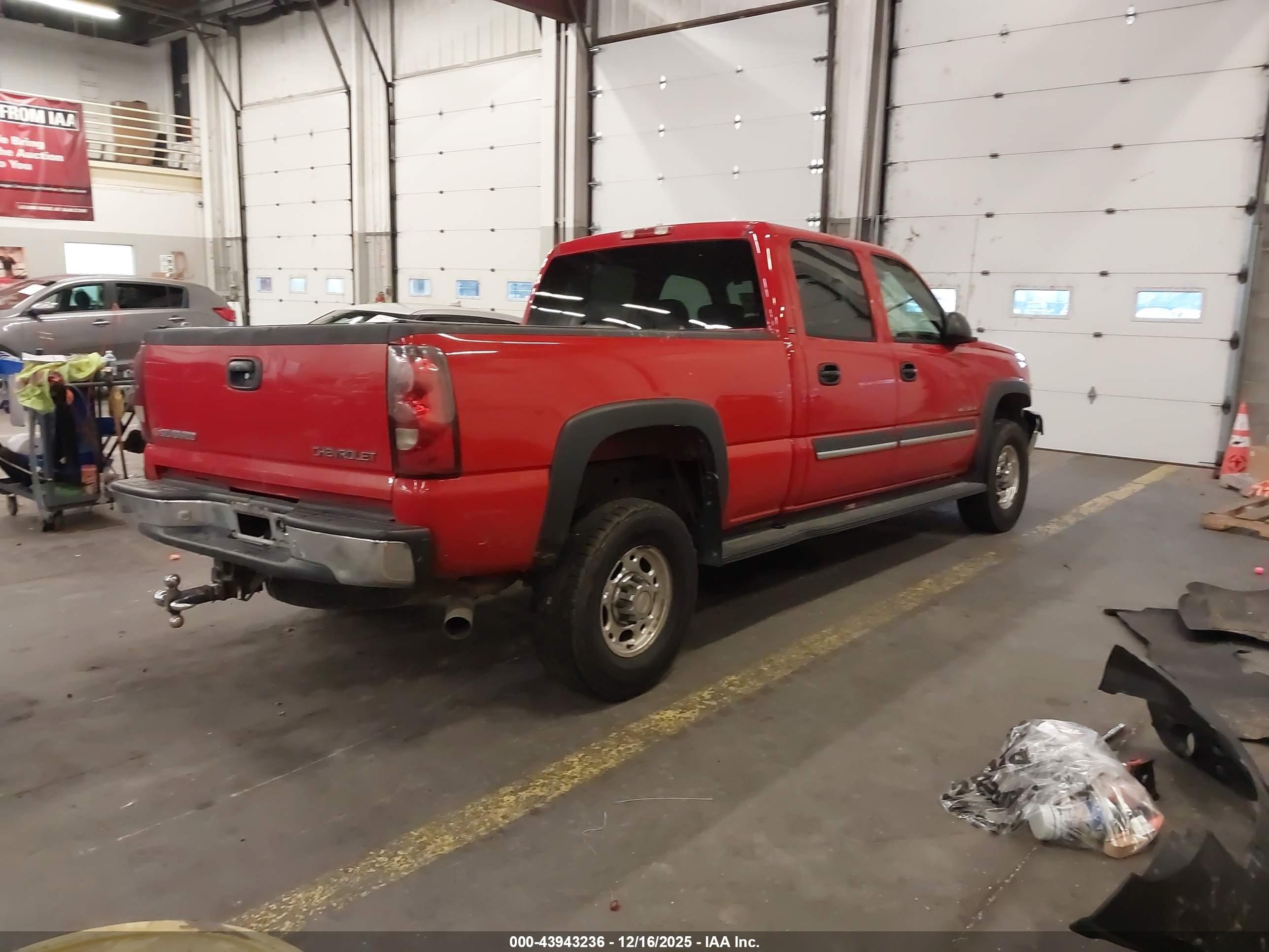 CHEVROLET SILVERADO image 4