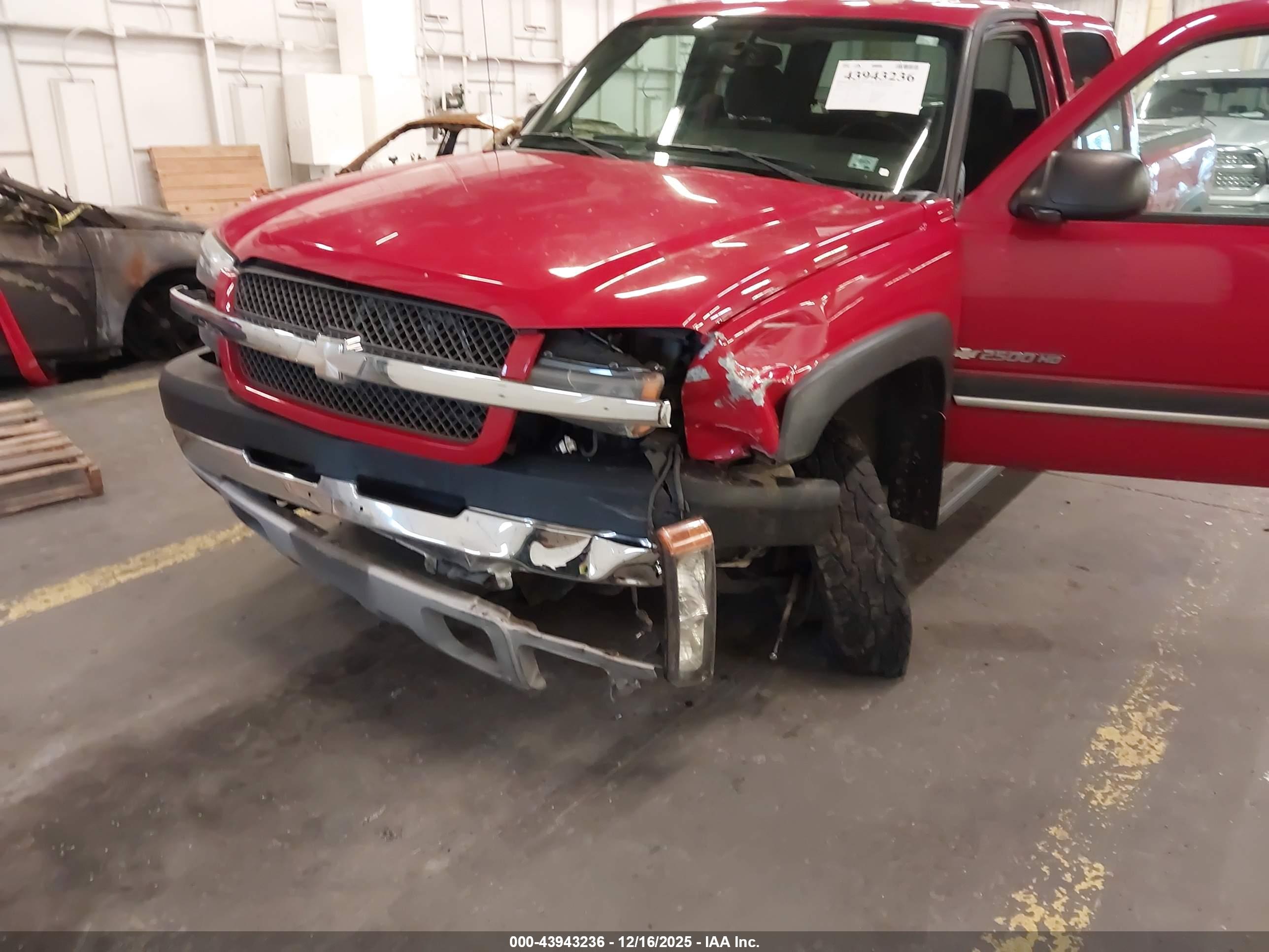 CHEVROLET SILVERADO image 6