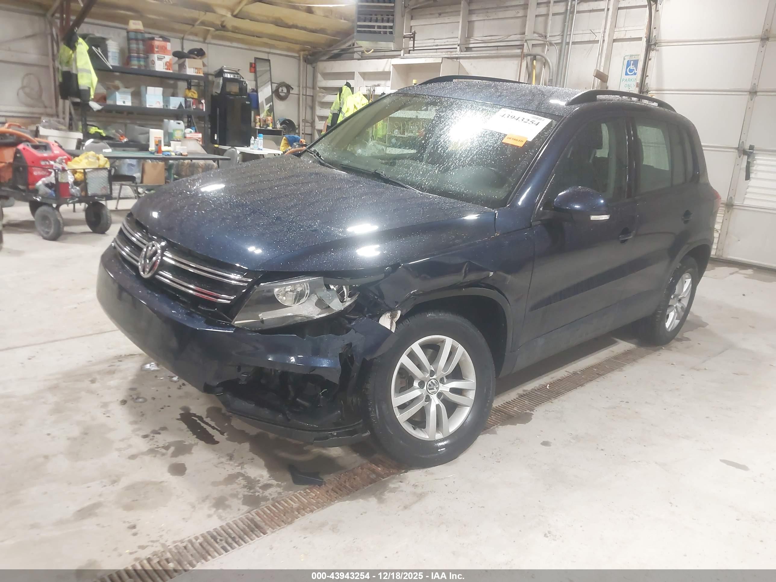 VOLKSWAGEN TIGUAN image 2